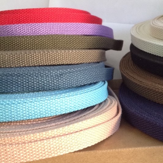 สายกระเป๋าผ้า (สีที่ 1-7) กว้าง 12 mm (ครึ่งนิ้ว) เนื้อฝ้ายย้อมสี cotton webbing tape แบ่งขายเป็นเมตร