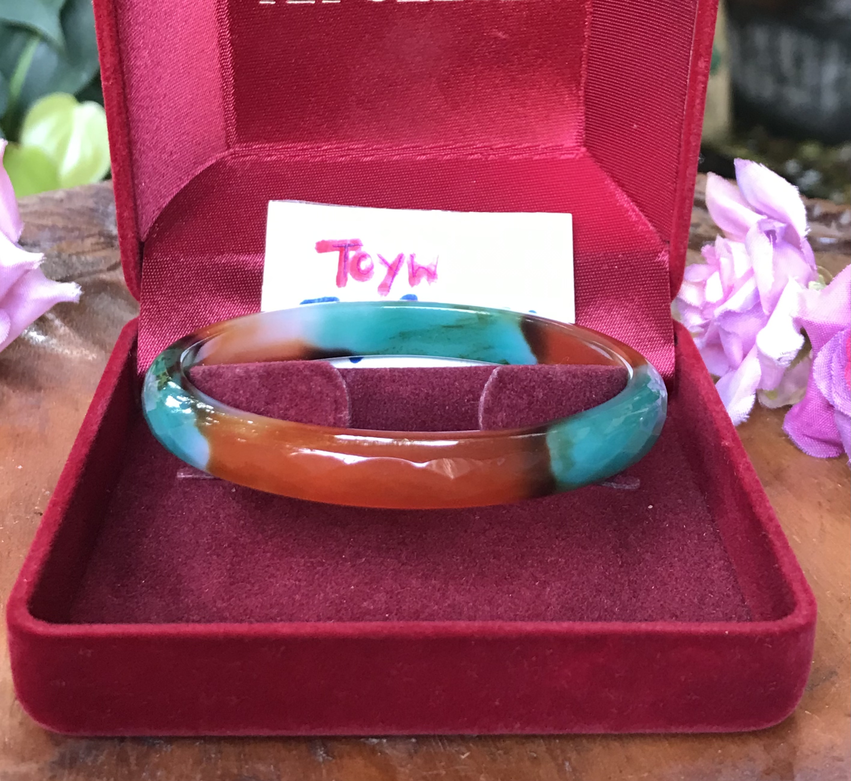 ส่งต่อ กำไลข้อมือหินเจียรเหลี่ยม