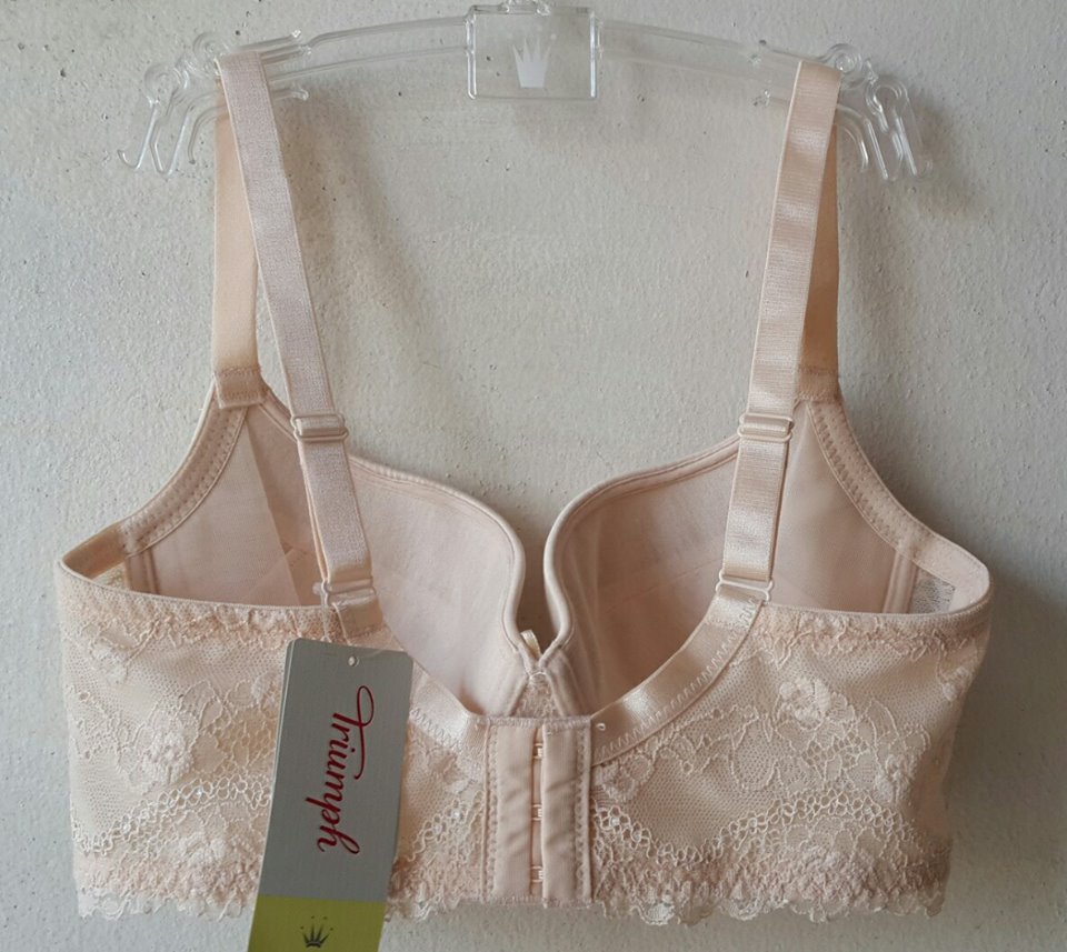 เสื้อชั้นในสตรีไทรอัมพ์