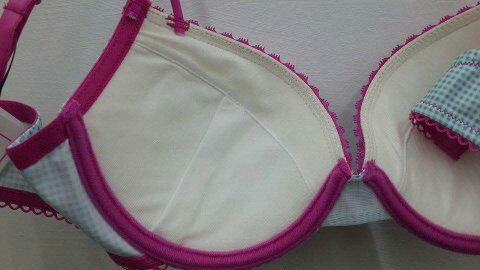 เสื้อชั้นในสตรี Playboy