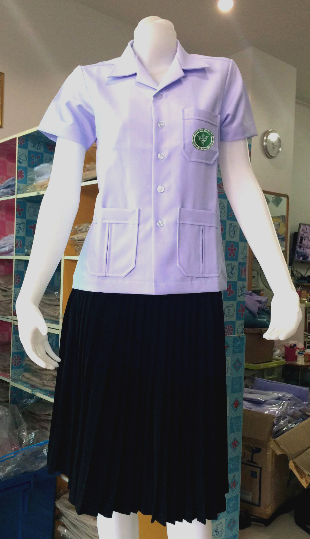 เสื้อกาวน์ขาวสีขาวโอโม่/ คอฮาวาย ผ้าสเป็นเด็กซ์ ปักกระทรวงสาธารณสุข ผู้หญิง