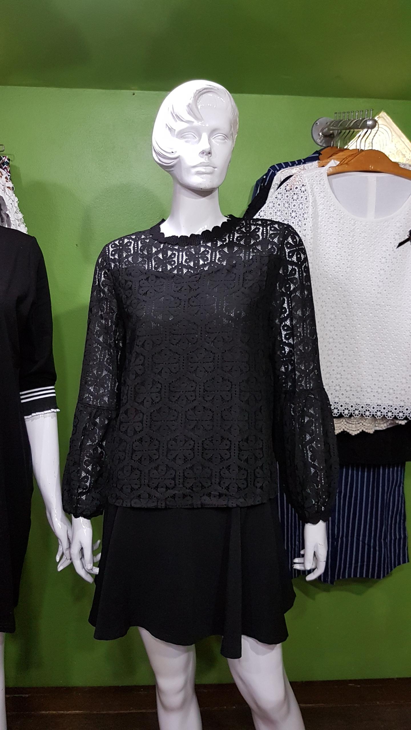 เสื้อลูกไม้แขนยาวสีดำ SO GOOD มีซับใน ( ผ้าไม่ยืดค่ะ ) ค่ะ