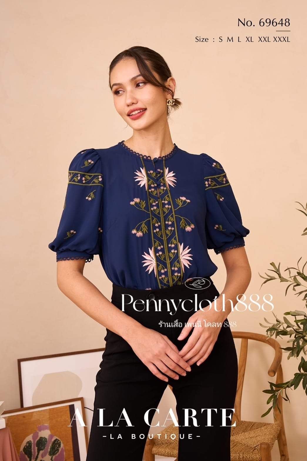 69648 เสื้อ Alacarte ชีฟองแขนสั้น คอกลมแต่งทริม งานปัก placement มีซับใน สวยหรู