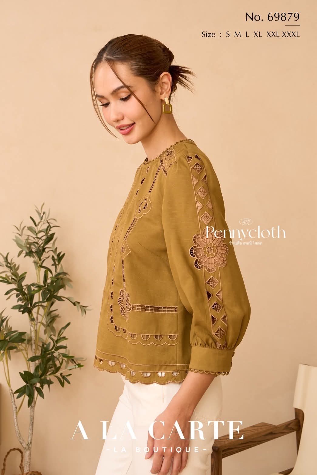 69879 เสื้อ Alacarte ลินินซิลด์ งานปักฉลุ ลายกราฟิกและดอกไม้ คอกลม แขน 5 ส่วน by PENNY CLOTH