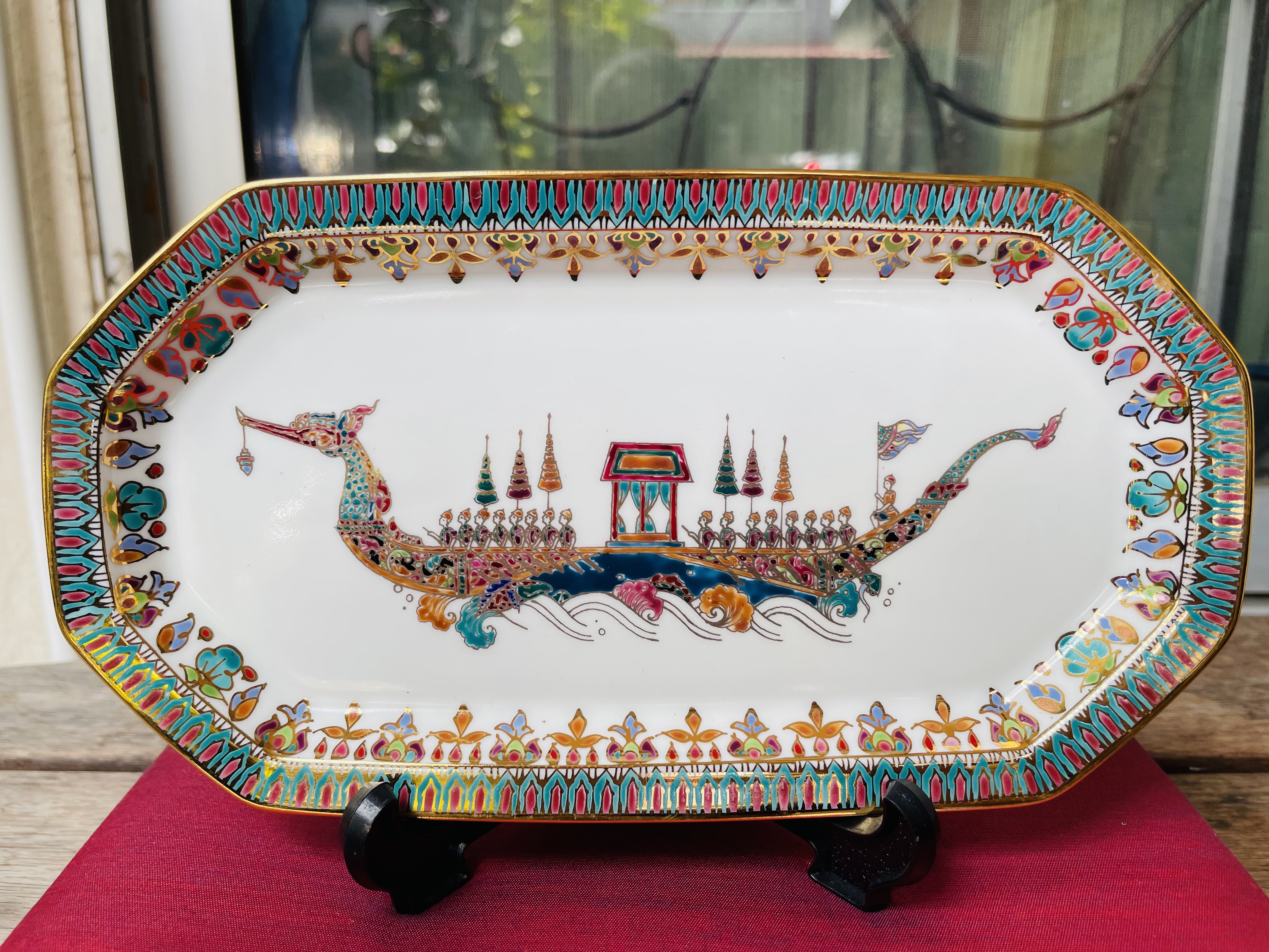 เก่าเก็บกว่า 25 ปี จานโชว์เบญจรงค์เขียนลายเรือสุพรรณหงส์น้ำทอง Benjarong Show Plate of the Suphannahong