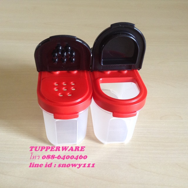 TUPPERWARE PEPPER SALT SHAKER SET OF 2 SMALL