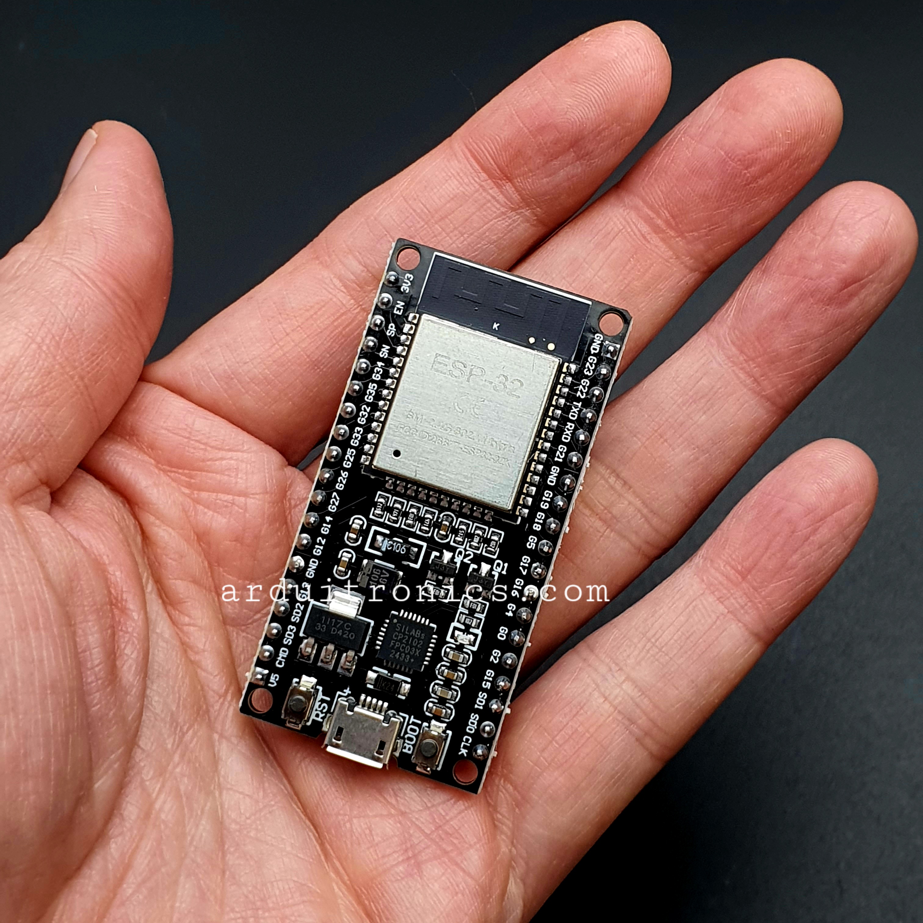 บอร์ด ESP32 NodeMCU ESP32 DEVKIT Wi-Fi and Bluetooth (CP2102) 38 pin