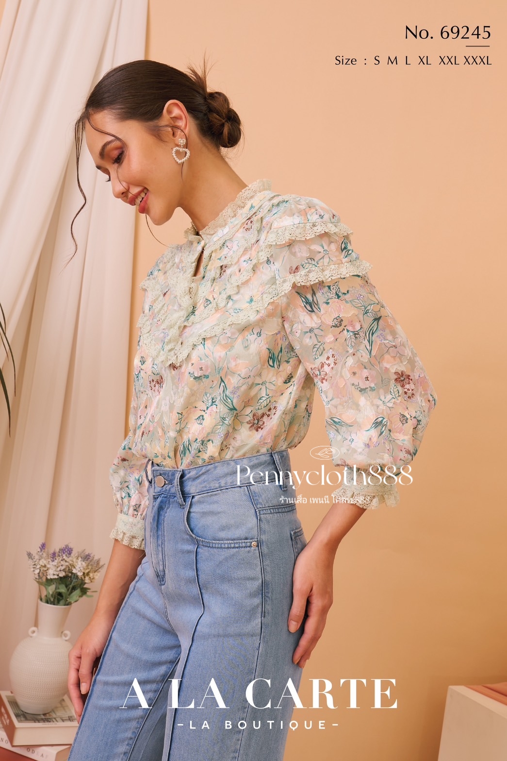 69245 เสื้อ Alacarte ชีฟองพิมพ์ลายดอก คอกลม แต่งลูกไม้ มีซับใน แขน 3 ส่วน