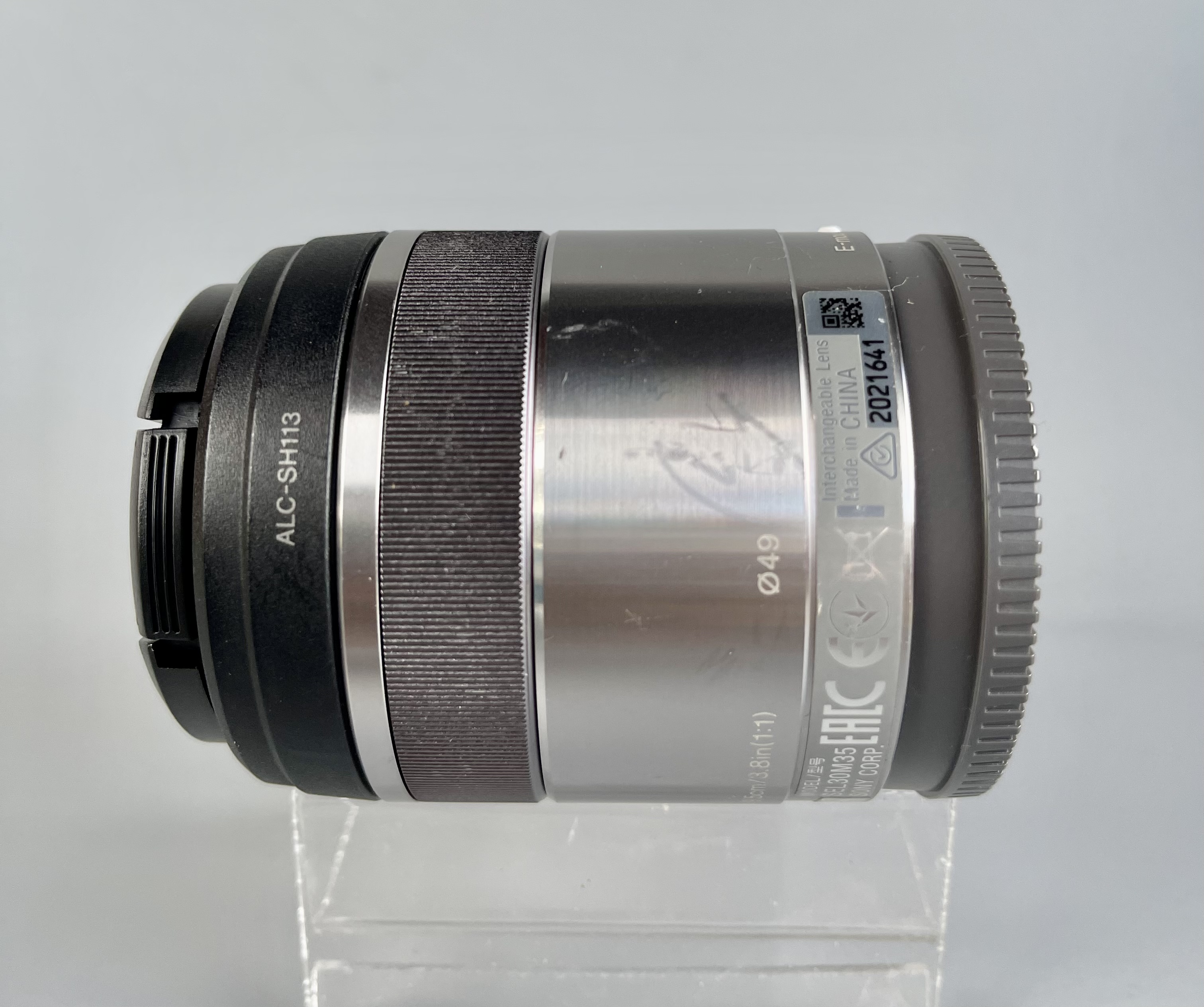 เลนส์ Sony E 30 มม. F3.5 มาโคร มองโลกอย่างใกล้ชิด