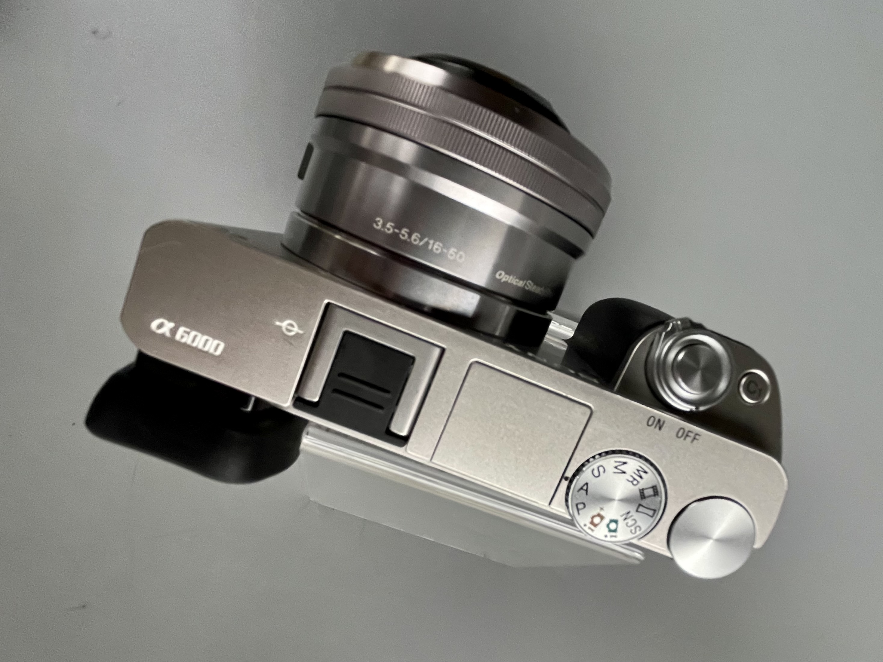 ขาย Sony A6000 พร้อมเลนส์ 16-50 OSS และเลนส์ 50mm f1.8 OSS หมดประกันศูนย์ ชัตเตอร์น้อย 2354 สภาพสวยใช้น้อย