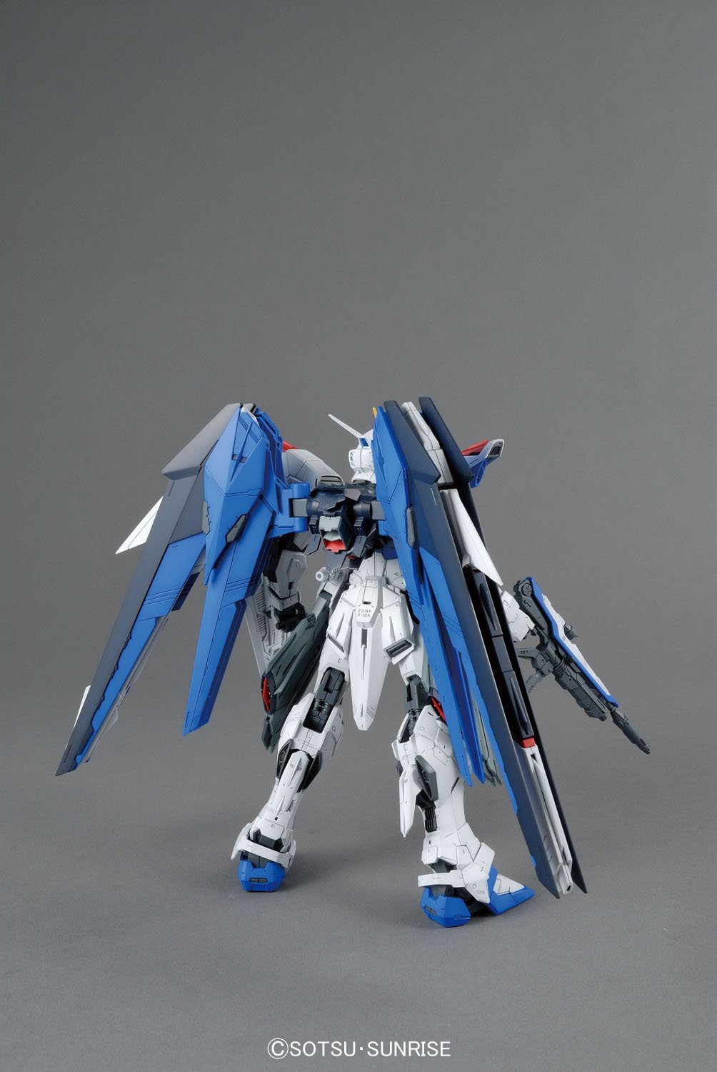 MG 1/100 ZGMF-X10A Freedom Gundam Ver. 2.0