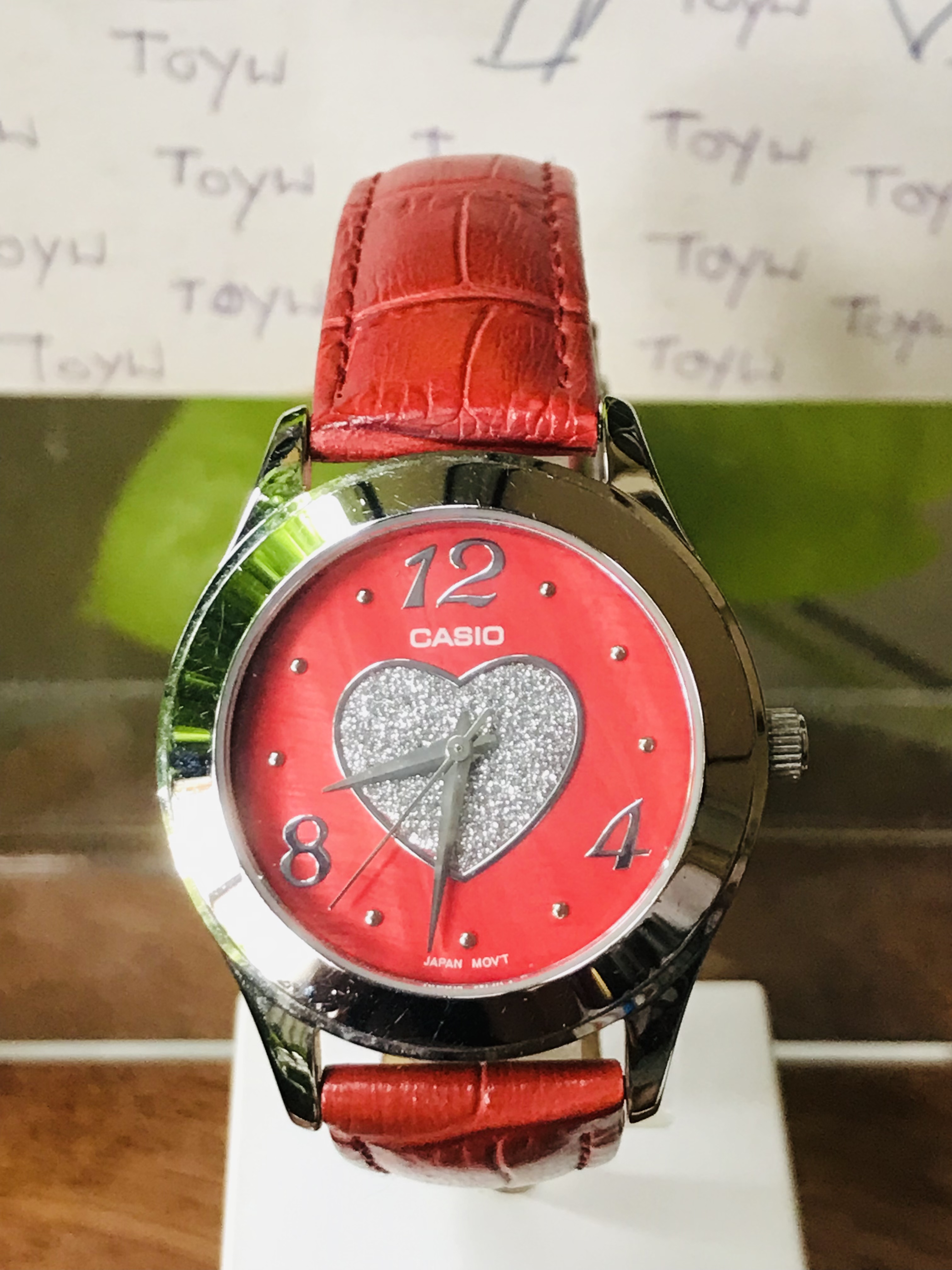 เก็บเก่า ต้องเปลี่ยนสาย นาฬิกาข้อมือผู้หญิง นาฬิกาหน้าปัดสีแดง CASIO รุ่น LTF-123 พื้นหน้าปัดเป็นเปลือกหอยมุก