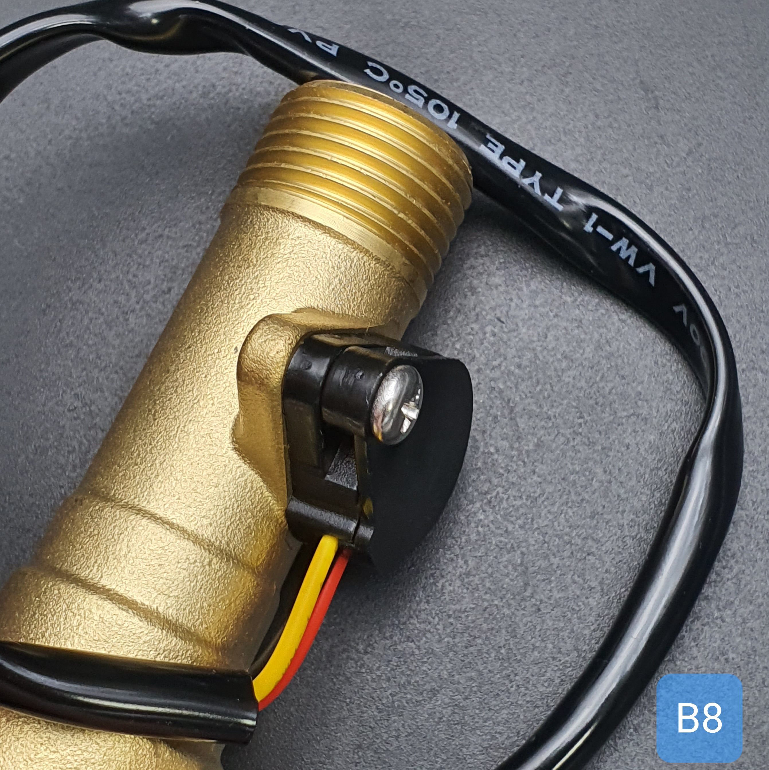 B8 เซ็นเซอร์วัดอัตราการไหลของน้ำ ทองแหลือง 1/2นิ้ว 4หุน Water Flow sensor 1-30L/min Size 68 mm