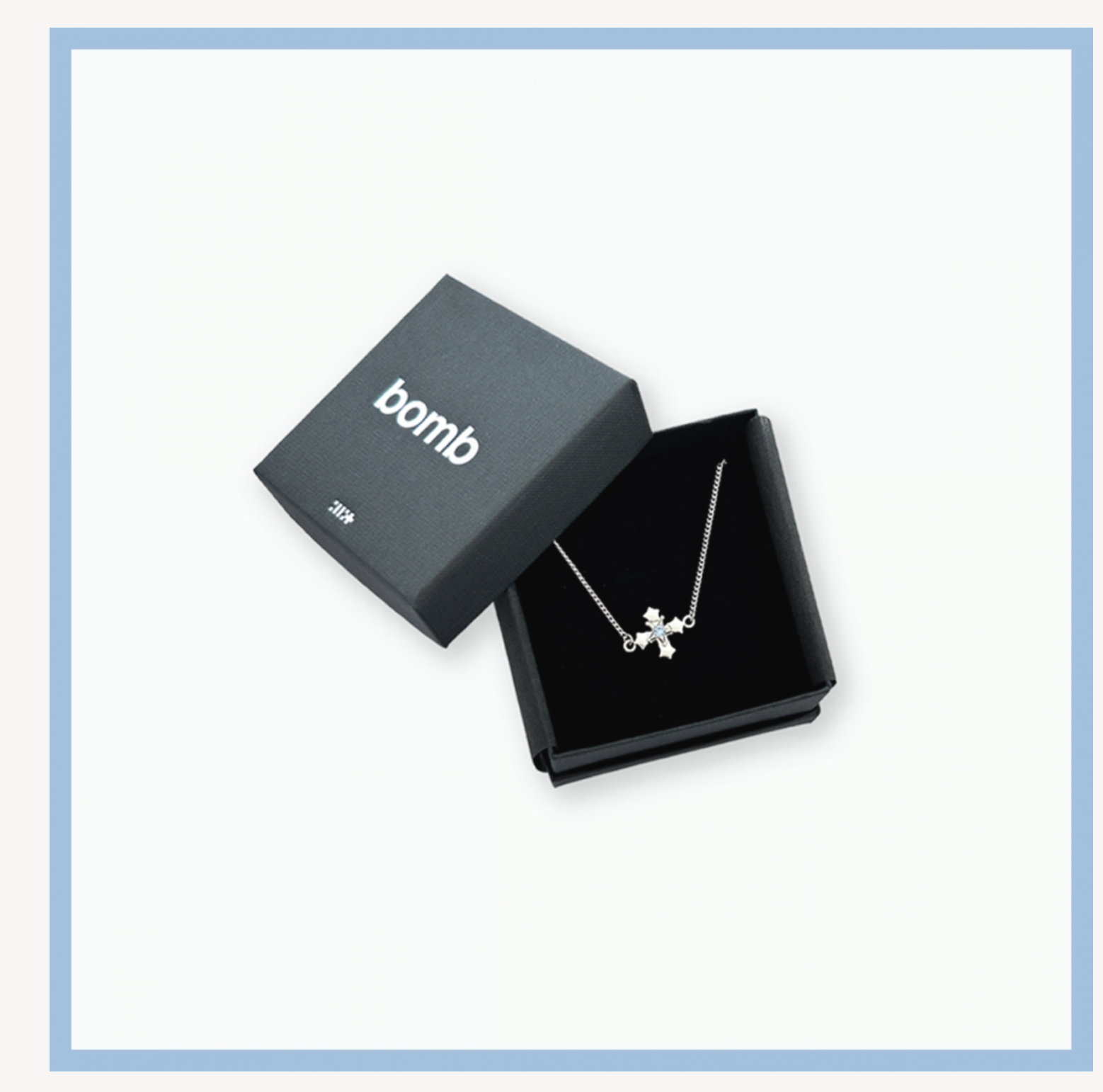 ILLIT - ILLIT 3rd Mini Album ‘bomb’ POP-UP STORE Merch. - metal necklace
