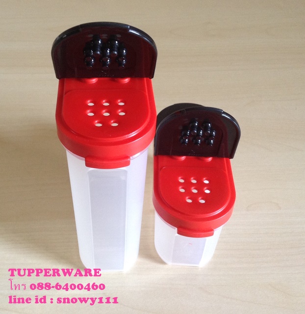 TUPPERWARE PEPPER SALT SHAKER SET OF 2 1Lage 1 small