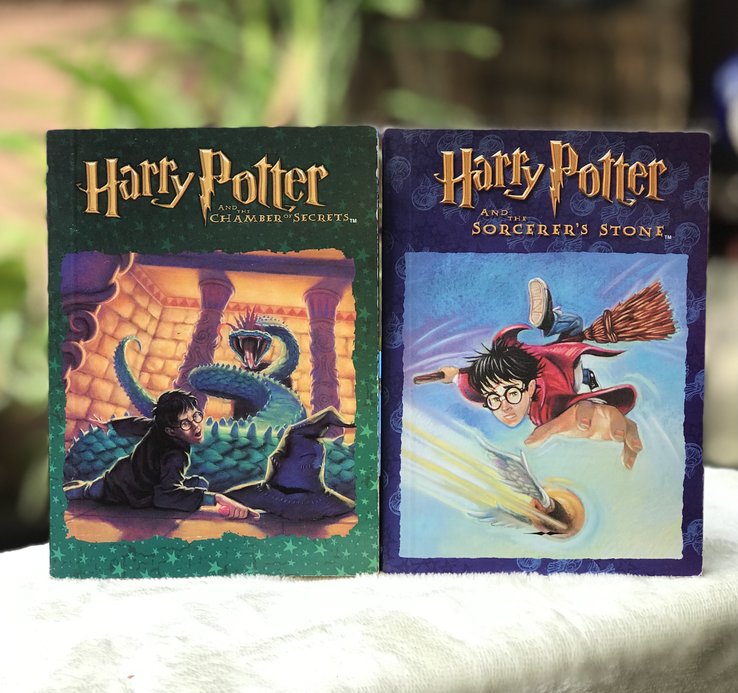 ราคาต่อเล่ม ￼โปสการ์ดแฮร์รี่ พอตเตอร์ ในแต่ละเล่มมี 20 ใบ Postcard - Harry Potter and The Sorcerer's Stone / The Chamber of Secrets
