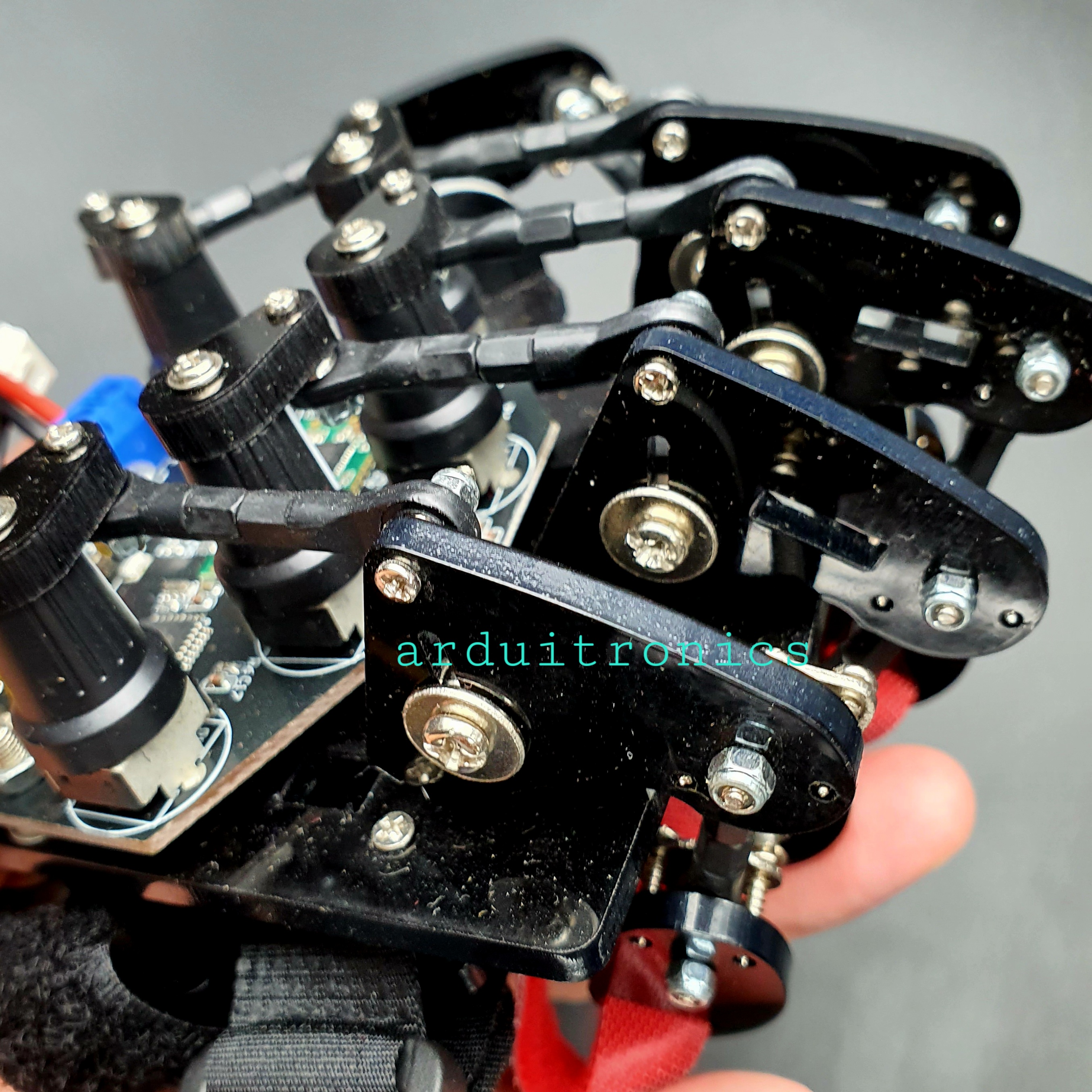 Control Glove ถุงมือกลควบคุม