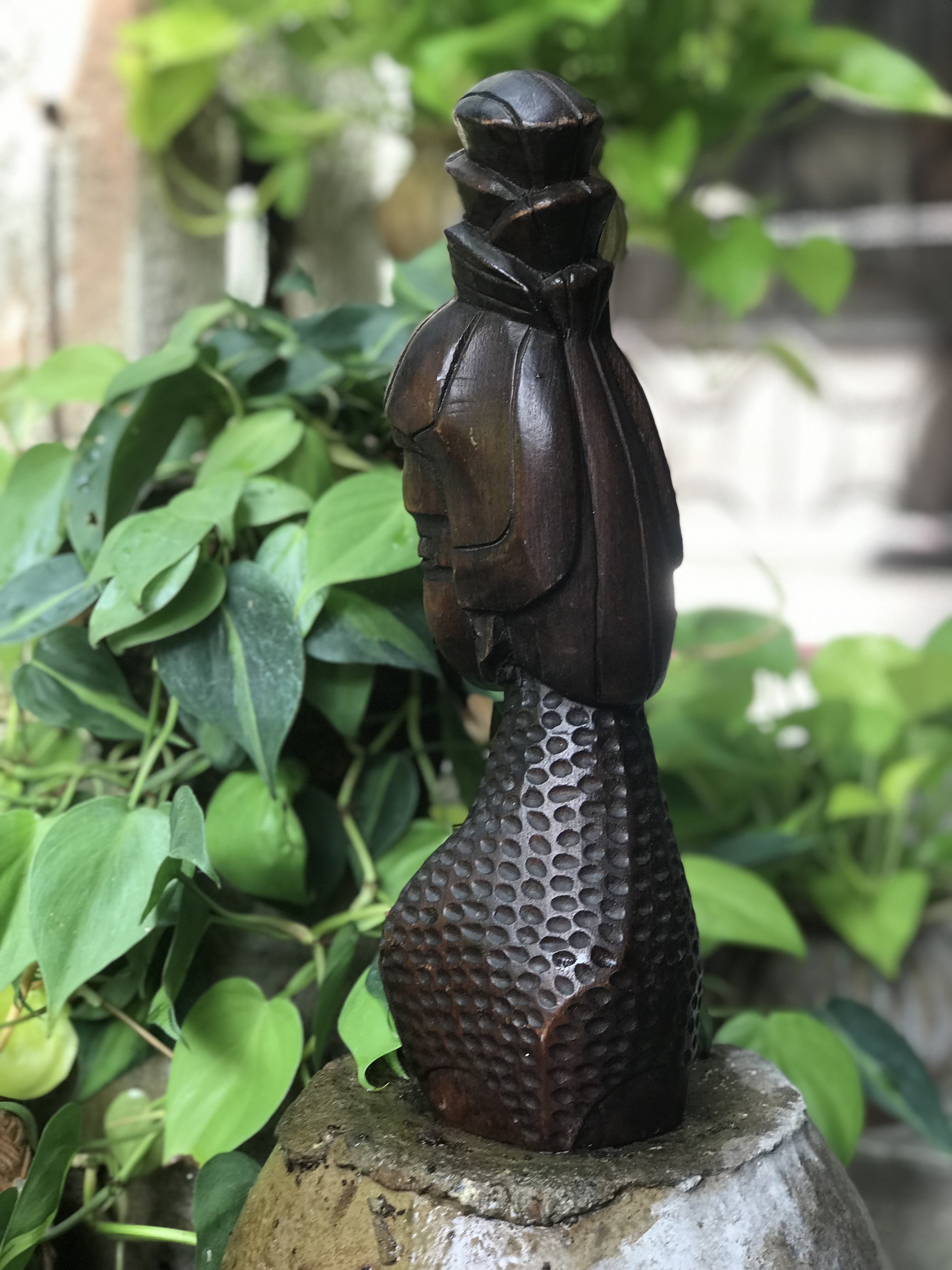 ไม้สักแกะสลักหน้าผู้หญิง ตั้งโชว์ ตกแต่งบ้าน แต่งร้าน ตามสไตล์ของคุณ ขนาดกว้าง 10 ซม สูง 32 ซม