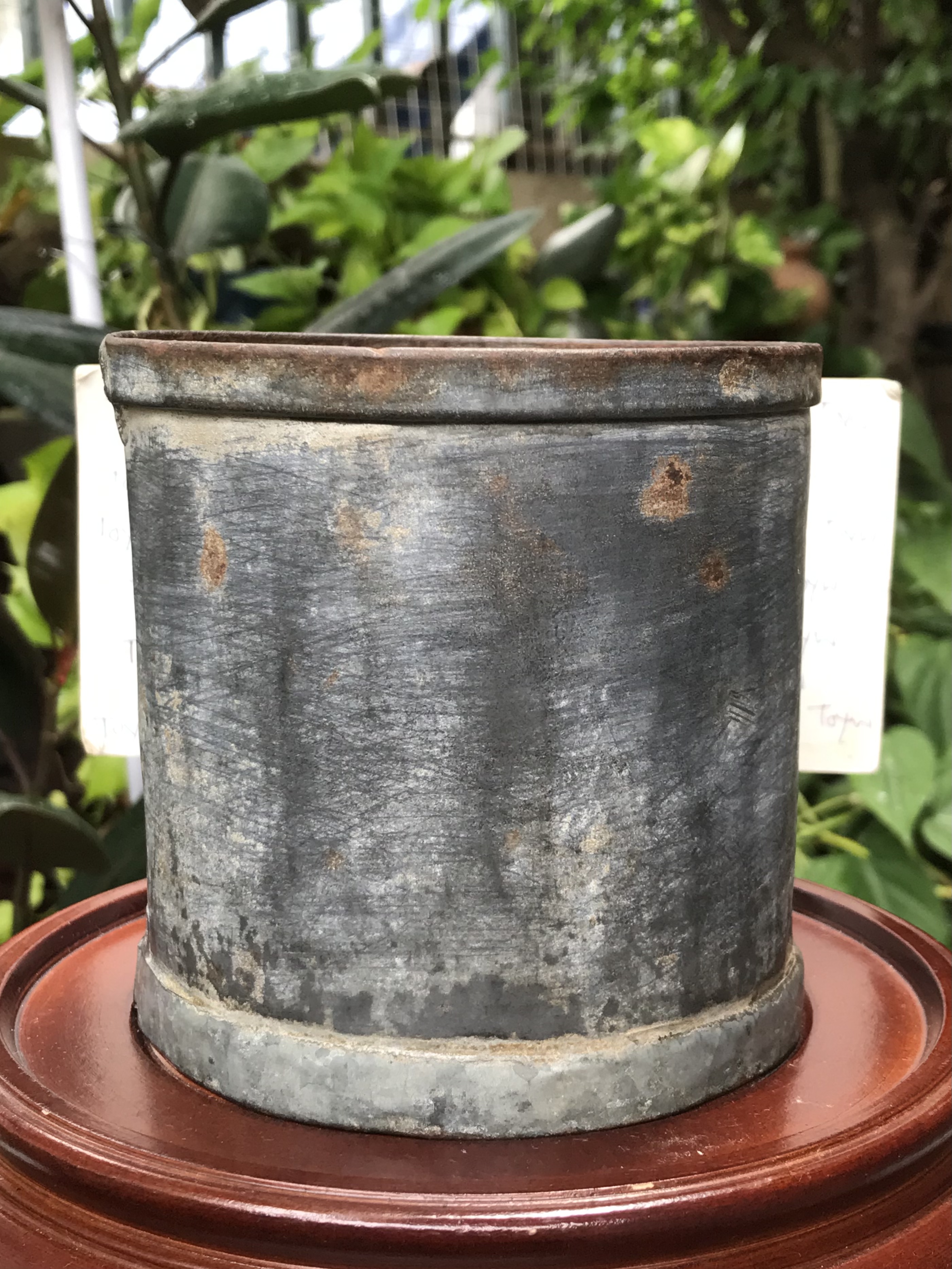 เริ่มต้น 690 บาท ของเก่าแท้ๆ ลิตรตวงข้าวสังกะสี ลิตรตวงข้าวโบราณ ขนาด 0.5 ลิตรและขนาด 1 ลิตร ตอกครุฑและเลขกำกับไม่ผุไม่รั่ว สำหรับนักสะสมแนววินเทจ แต่งบ้าน แต่งร้านกาแฟ แต่งร้านอาหาร แต่งร้านตัดผม หรืออื่นๆ