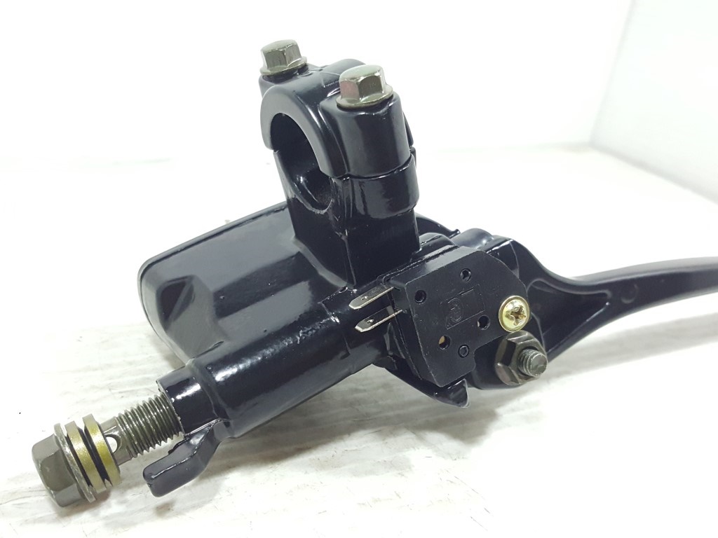 ชุดแม่ปั๊มเบรคหน้าตัวบน (มีให้เลือกด้านใน หลายรุ่น) งานไต้หวัน เกรดเอ