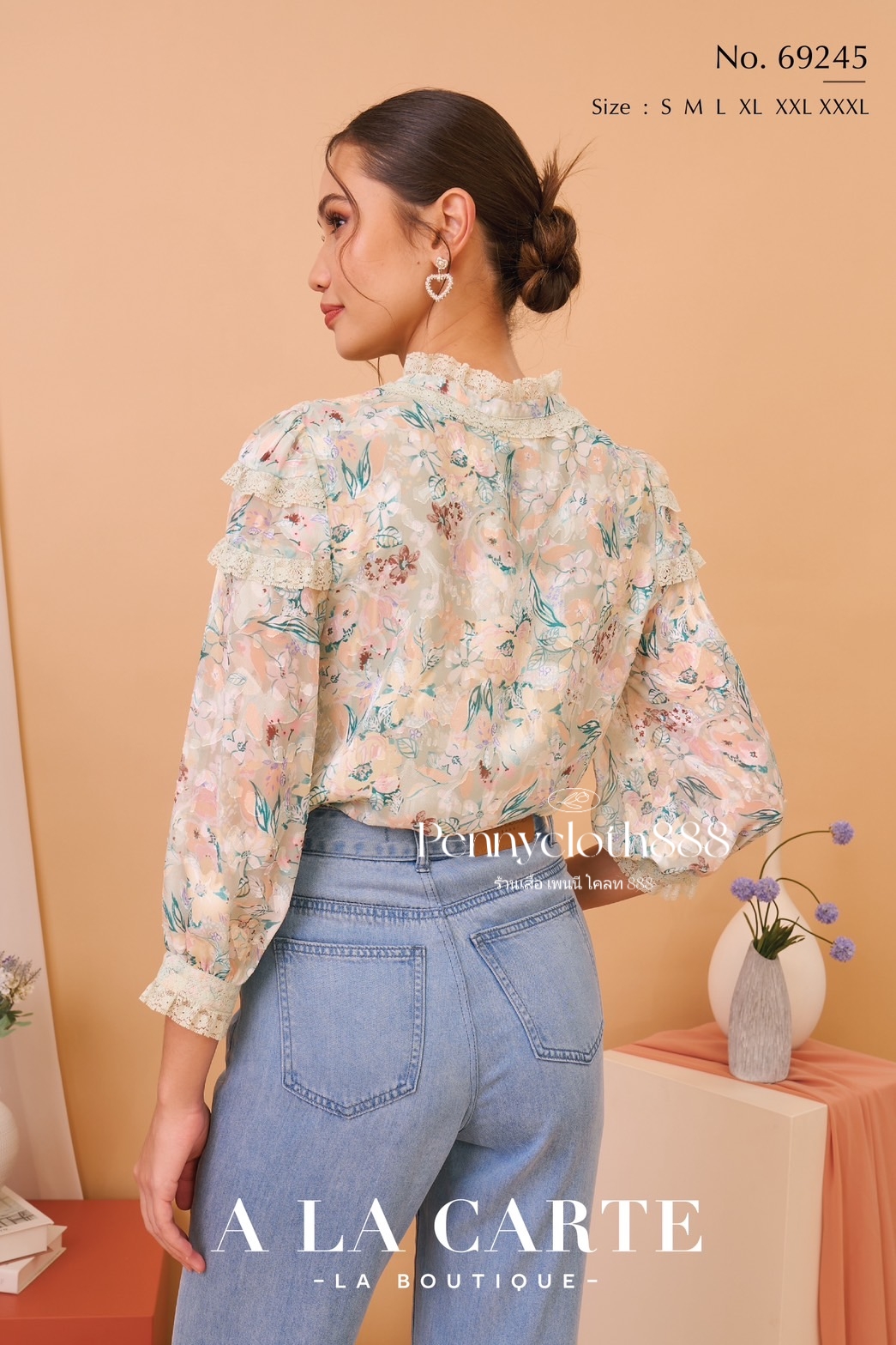69245 เสื้อ Alacarte ชีฟองพิมพ์ลายดอก คอกลม แต่งลูกไม้ มีซับใน แขน 3 ส่วน