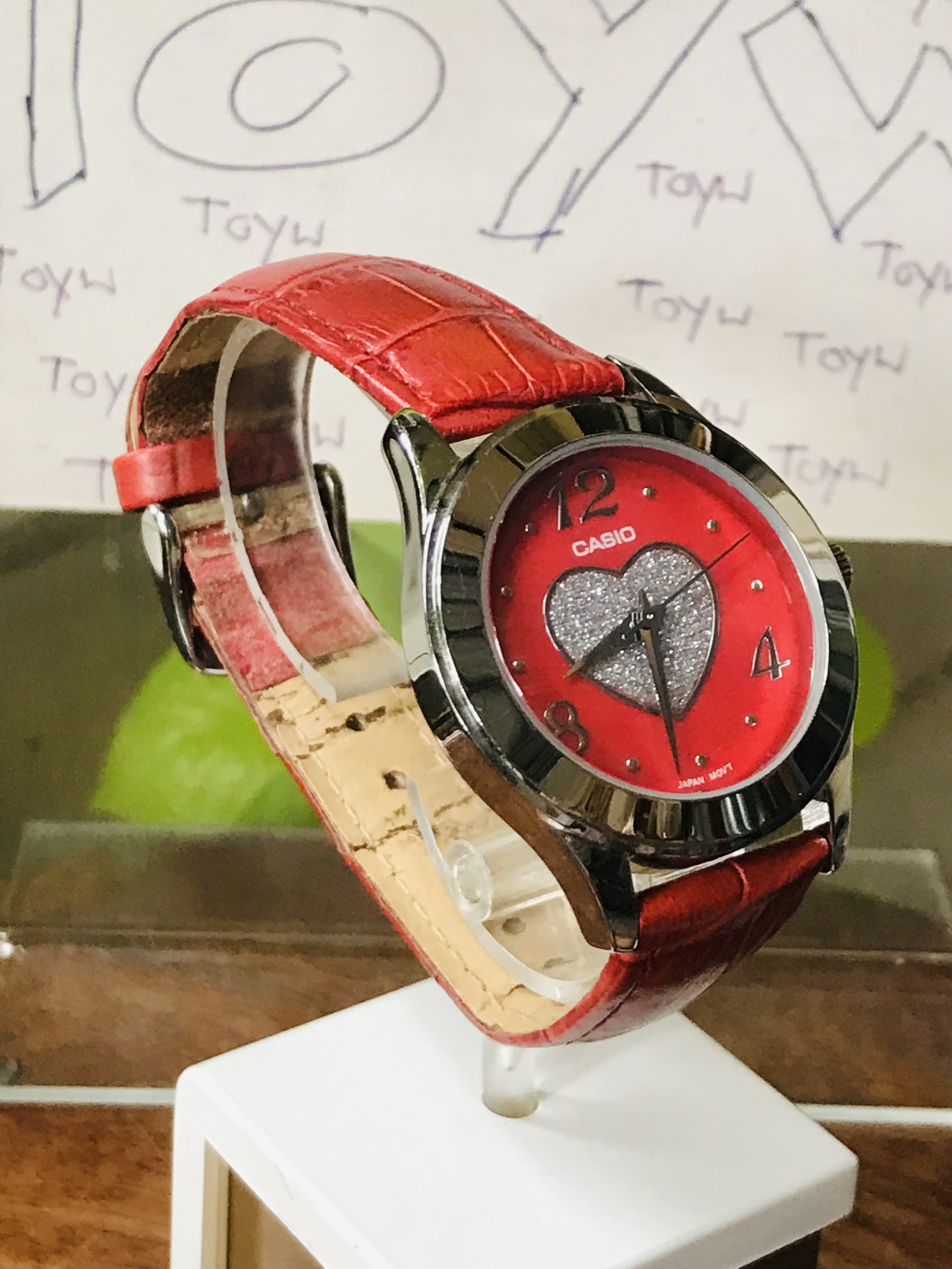 เก็บเก่า ต้องเปลี่ยนสาย นาฬิกาข้อมือผู้หญิง นาฬิกาหน้าปัดสีแดง CASIO รุ่น LTF-123 พื้นหน้าปัดเป็นเปลือกหอยมุก