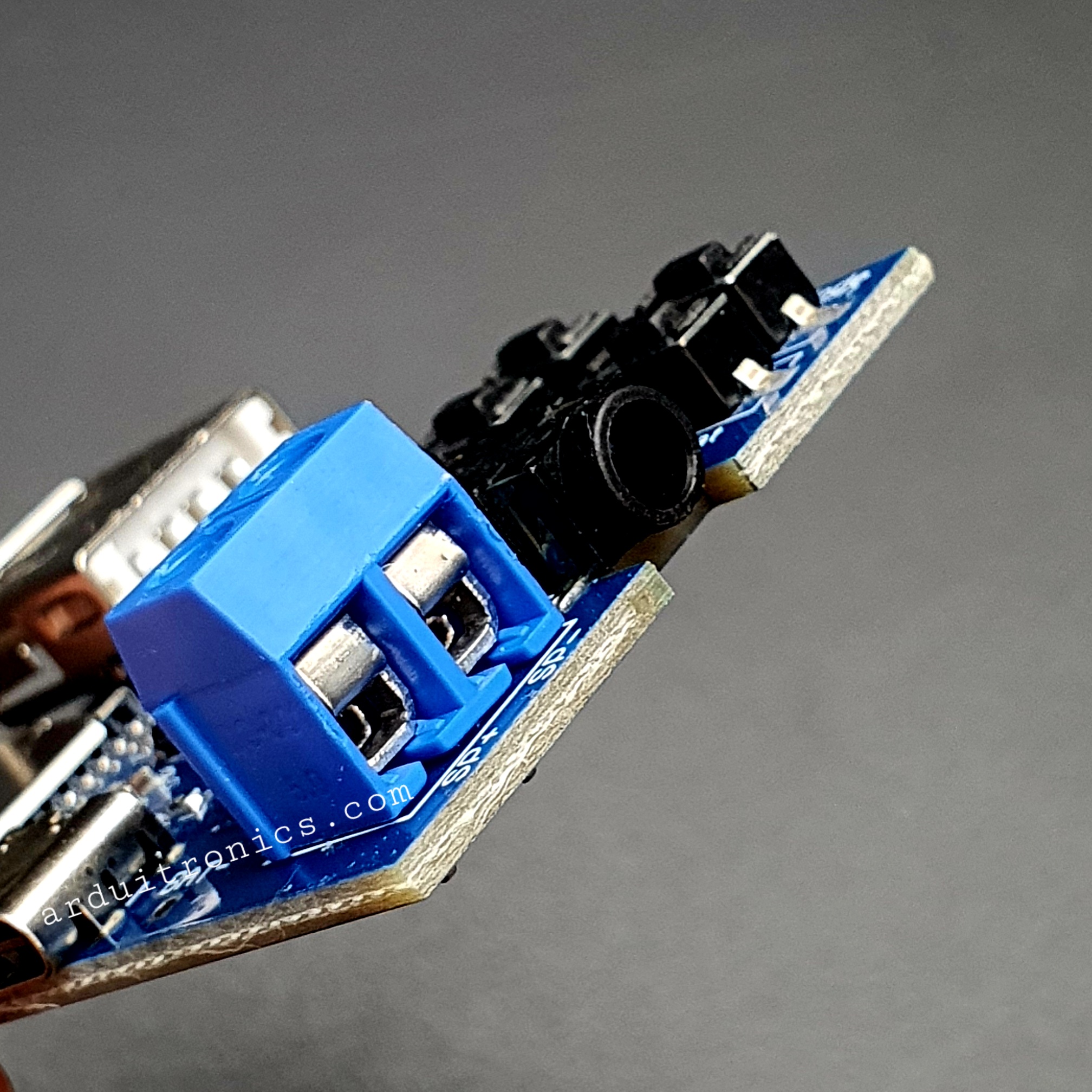 โมดูลเล่นเพลง MP3 รองรับ SD Card และ FlashDrive พร่อม Jack 3.5 ต่อกับหูฟังหรือเครื่องขยายเสียง ( Type-C )