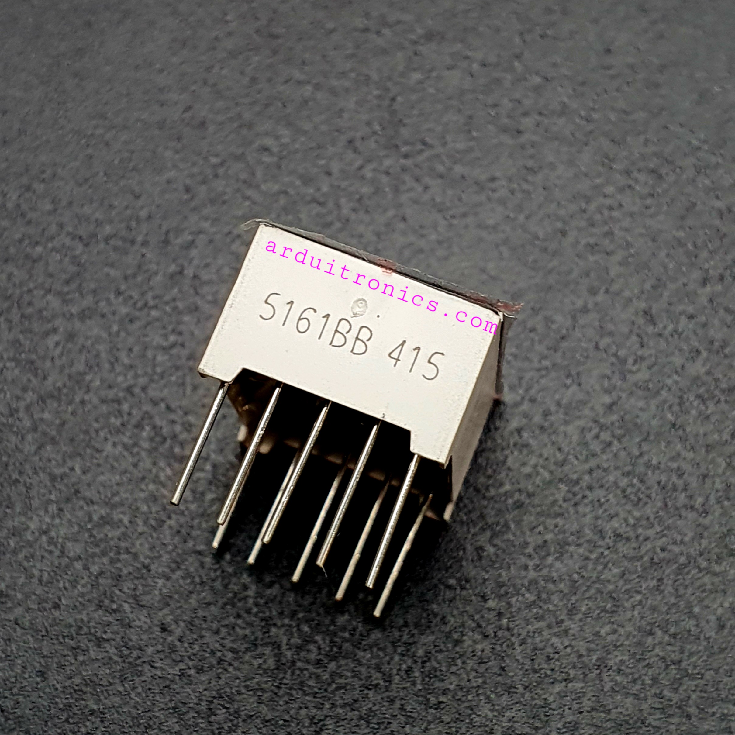 0.56 inch Seven Segment 1 Digit Blue (Common Anode) 12.7 x 19.1 x 8.1mm - 5161BB