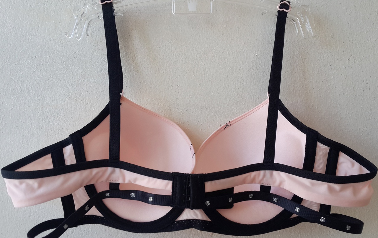 เสื้อชั้นในสตรีวาโก้