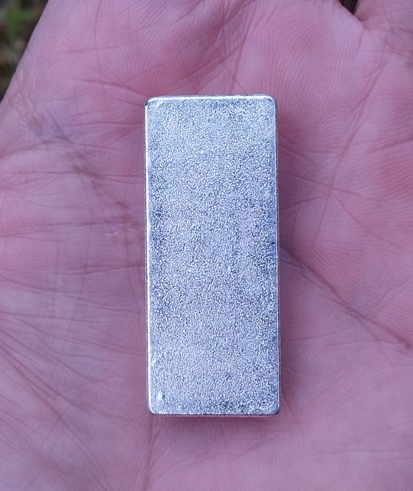 แท่ง โลหะผสมสีเงิน ของตกแต่งเสริมฮวงจุ้ย 1.8x4.3cm