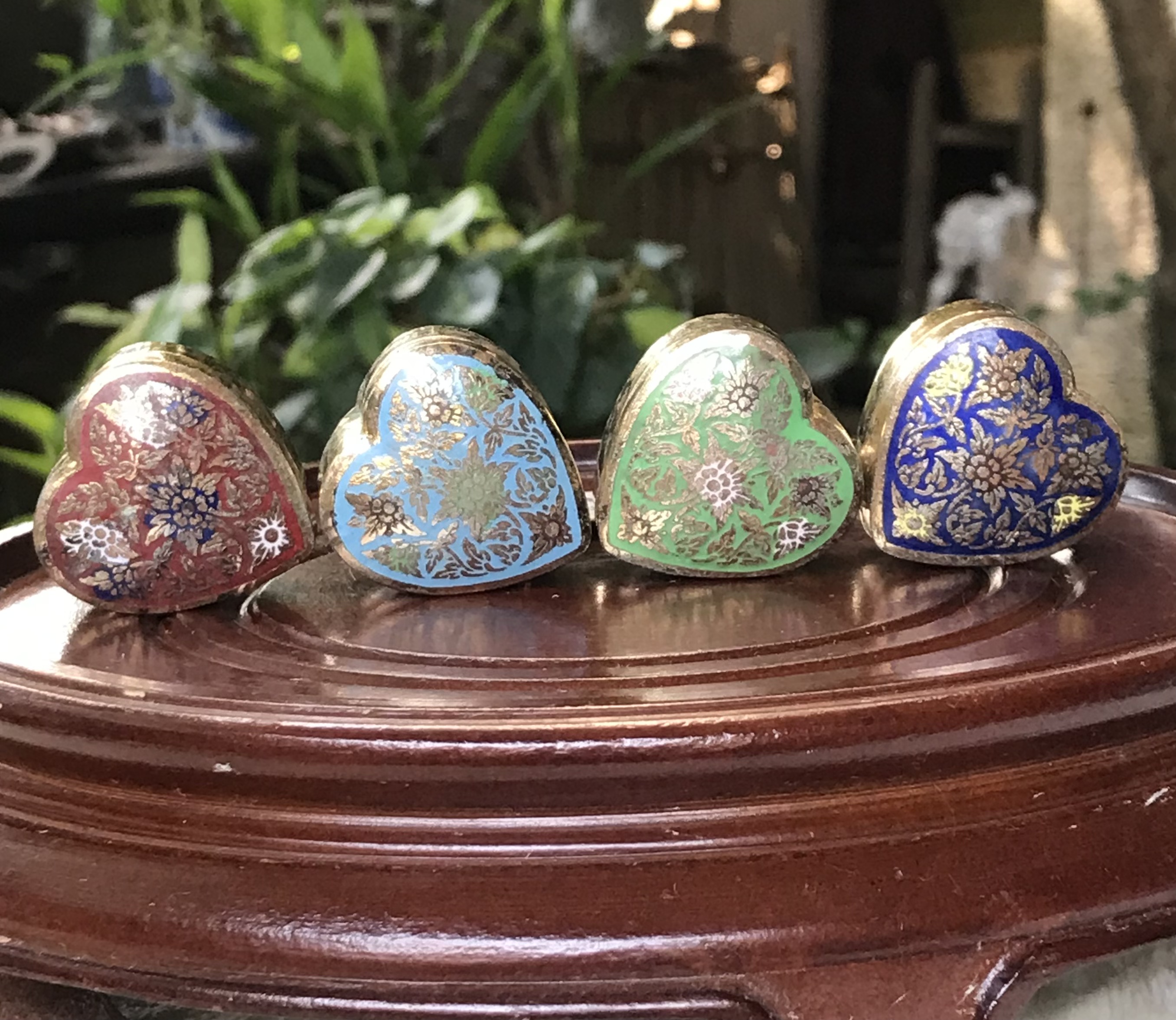 Antique Brass 4 ชิ้น งานทองเหลืองเก่า ตลับทองเหลืองลงยา ตลับขี้ผึ้งทองเหลืองลงยา ใส่ของมงคล มวลสาร