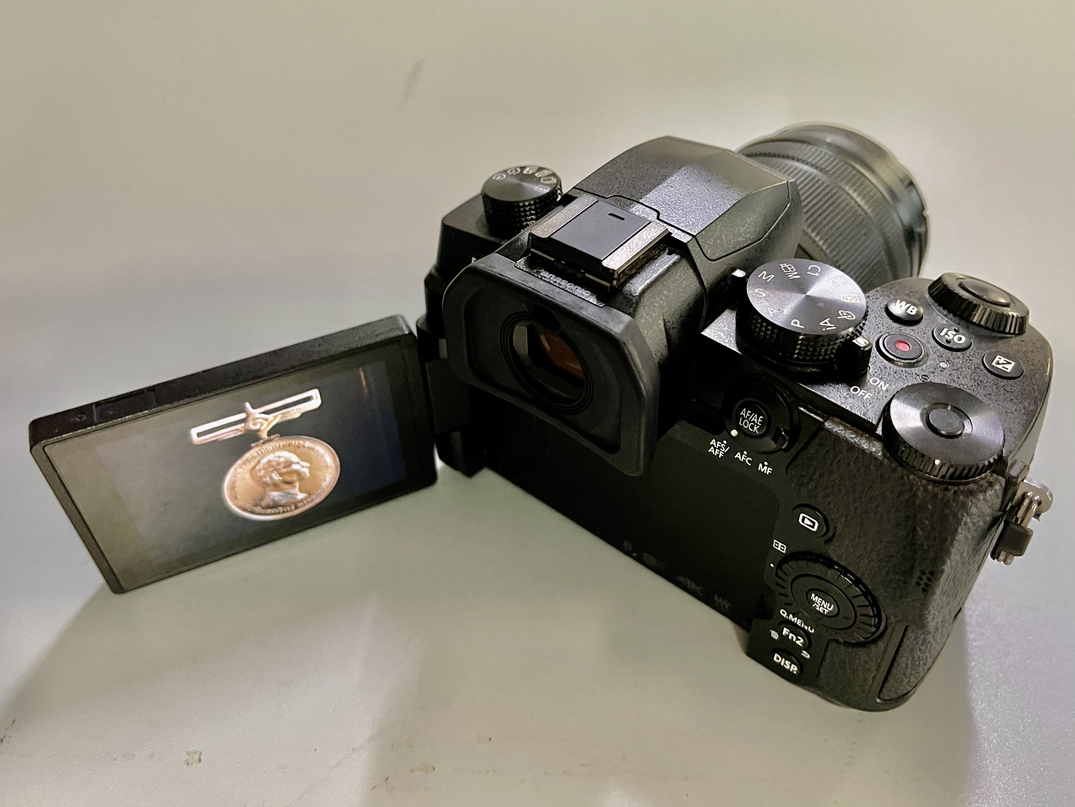 Panasonic Lumix G95 Mirrorless Digital Camera เลนส์ 12-60mm F3.5-5.6 ASPH(ประกันศูนย์)