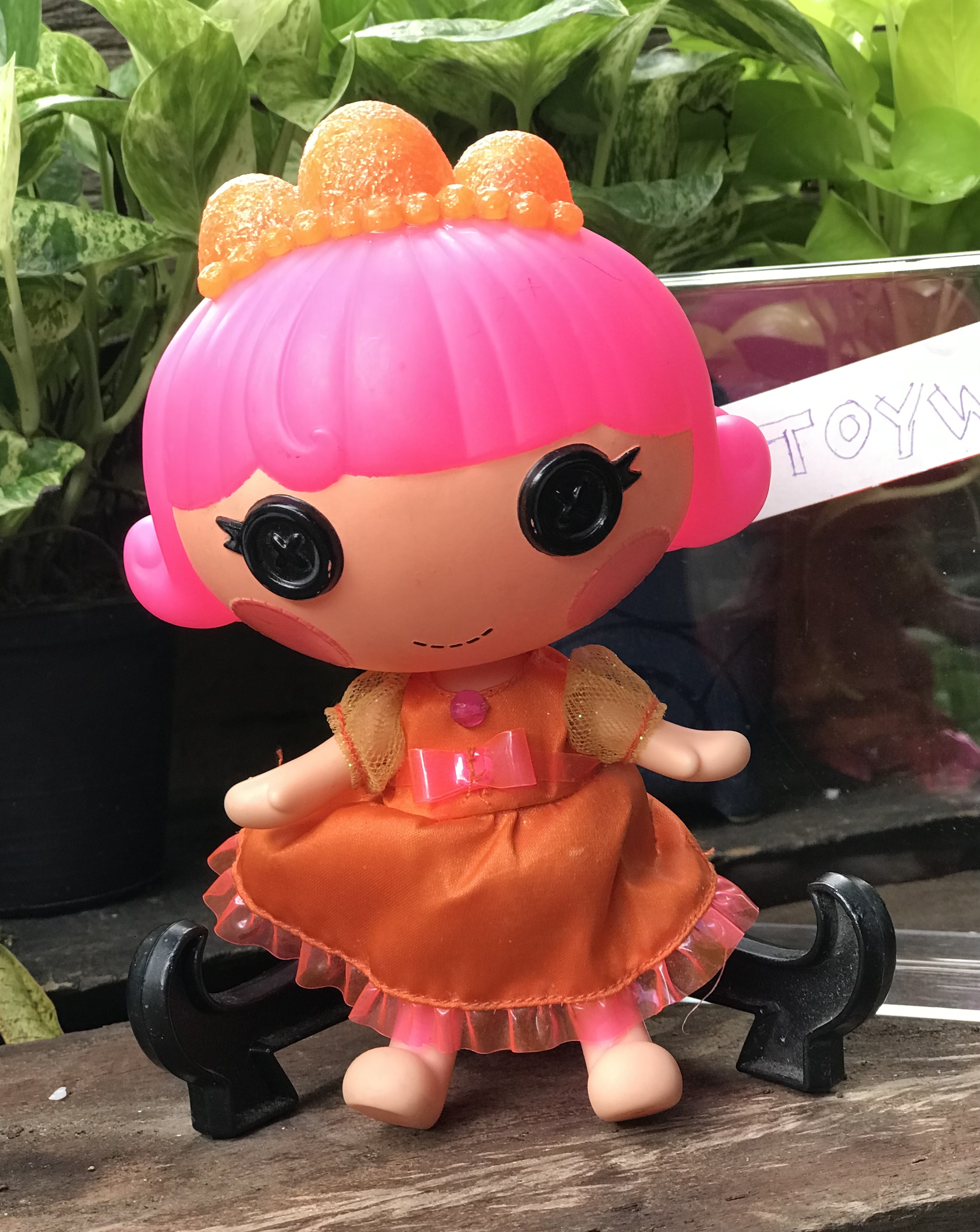 มือสอง Lalaloopsy ตุ๊กตากระดุม น้องกระดุมพร้อมชุด(ถอดได้) ขนาด 7 นิ้ว น้องนั่งได้ ยืนเองได้ จัดท่าตามชอบค่ะ วัสดุยางแข็งทั้งตัวค่ะ