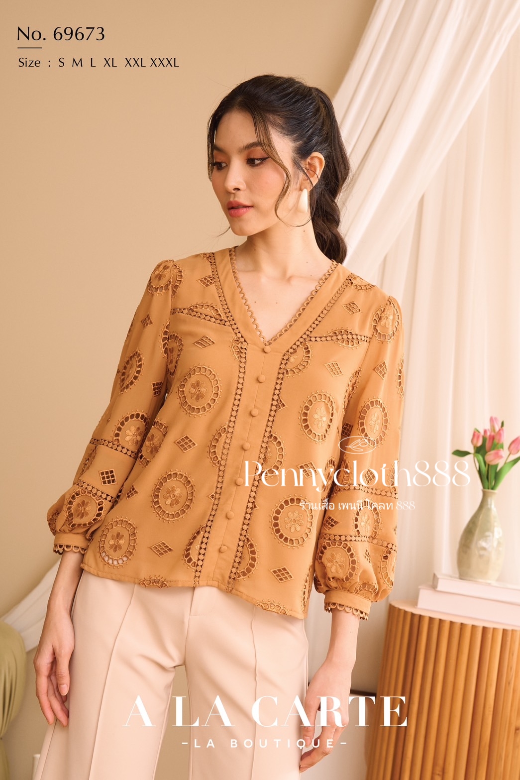 69673 เสื้อ A La Carte ชีฟอง งานปักฉลุขึ้นใหม่ คอวี แทรกทริม แต่งกระดุม แขน 3 ส่วน มีซับในเย็บติด ผ้ามีน้ำหนักทิ้งตัว