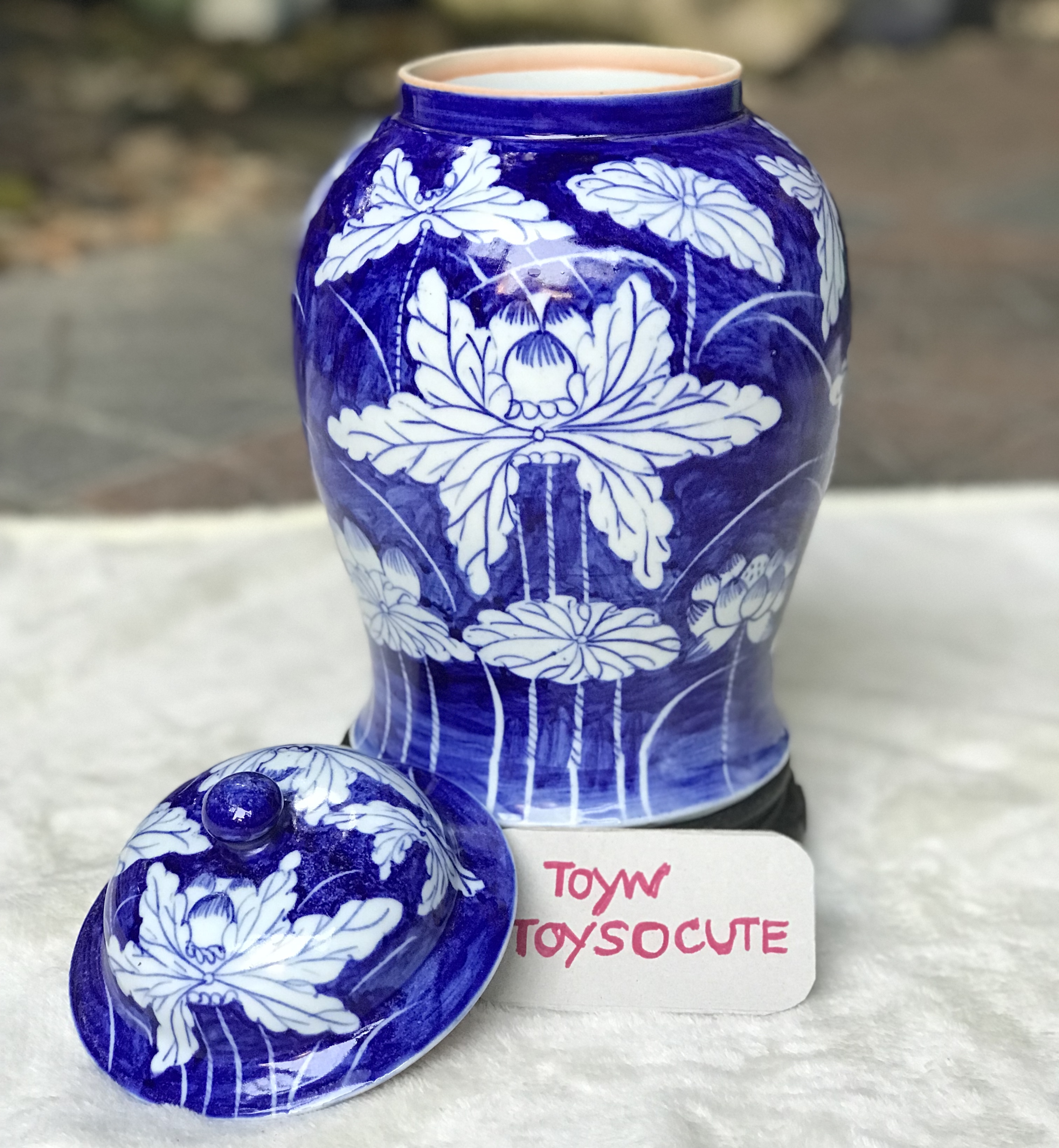เก่าเก็บ Blue & White Porcelain โถน้ำเย็นโบราณ เนื้อกระเบื้องกังใส พื้นครามเขียนลายกอบัว