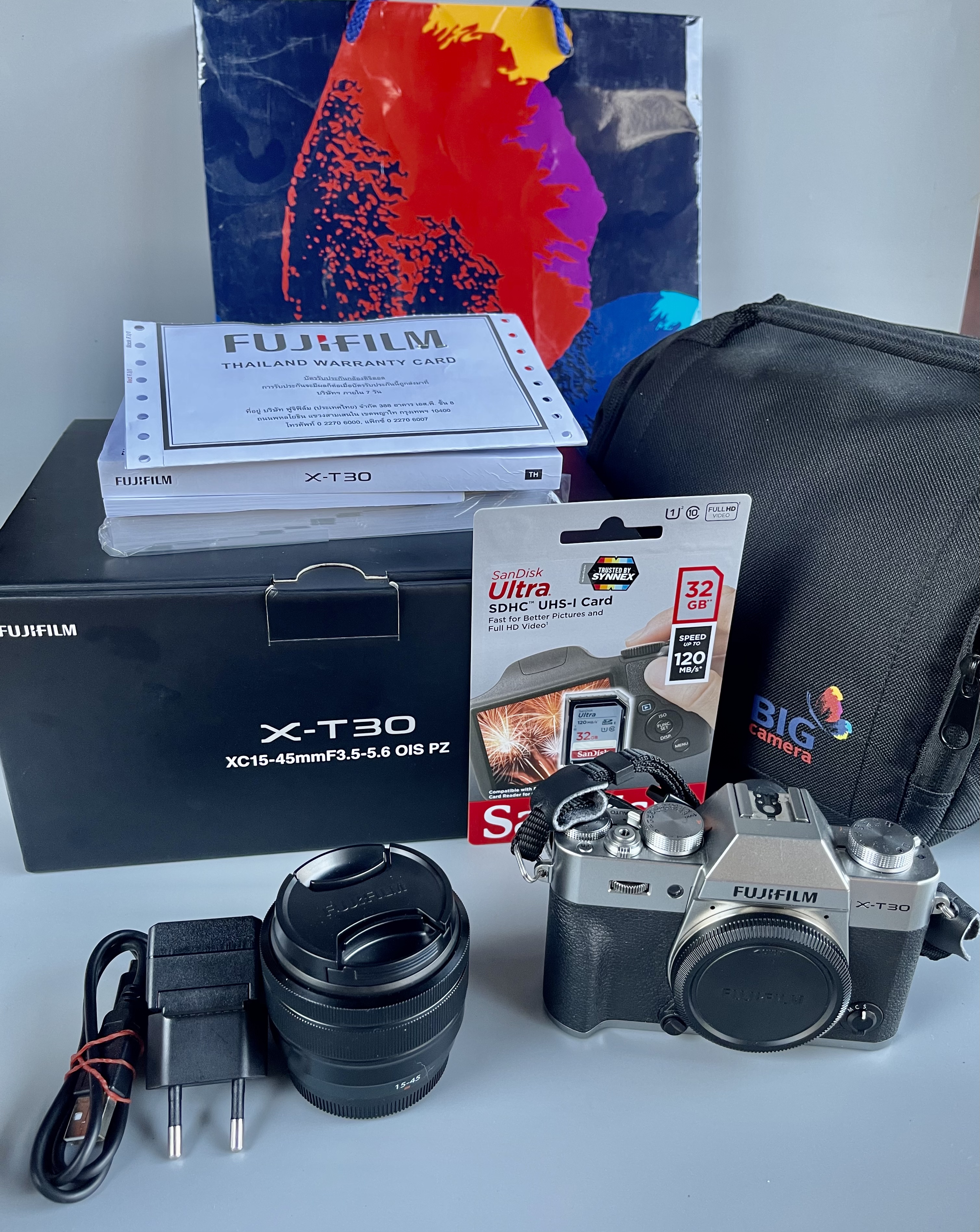ขายกล้องFuji XT 30ประกันศูนย์ถึง 22/8/21 เลนส์ XC 15 45mm F3.5-5.6 OIS PZ