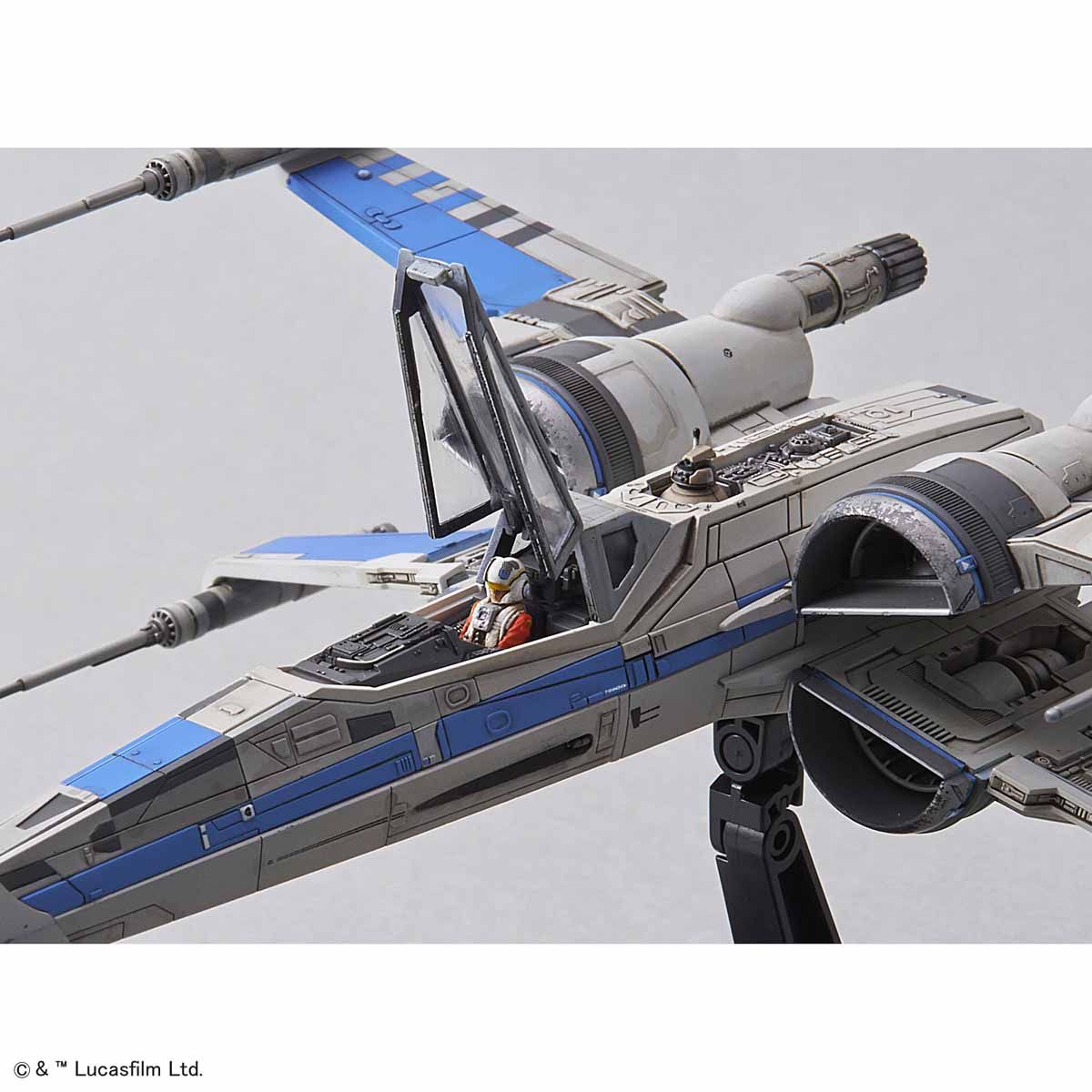 1/72 Blue Squadron Resistance X-Wing Fighter (Star Wars : The Last Jedi)