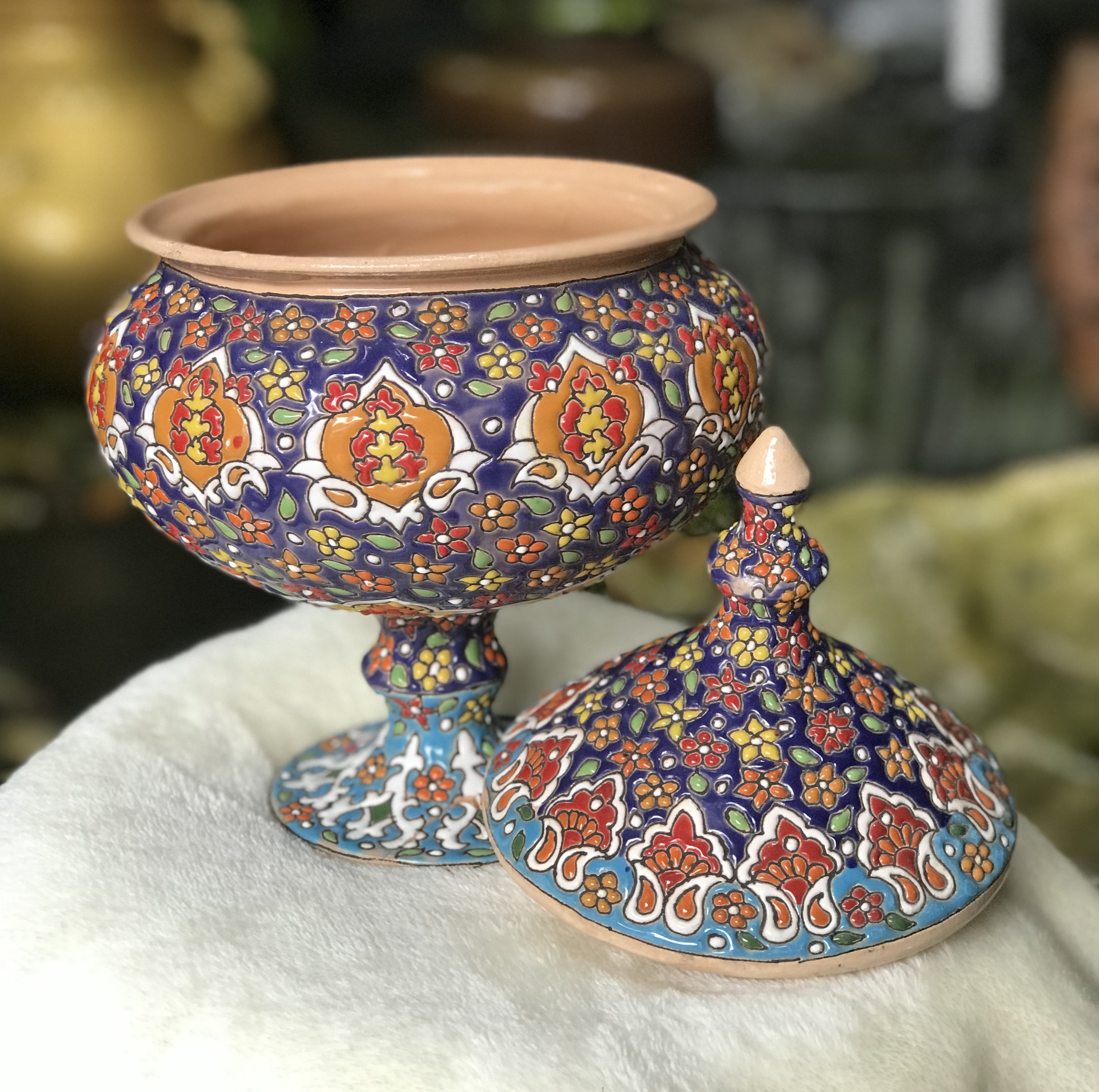 ฐานมีซ่อม โถเขียนสีลายนูนศิลปะเครื่องปั้นดินเผาตุรกี Hand Painted Enamel on Clay/Handicraft Pottery Container