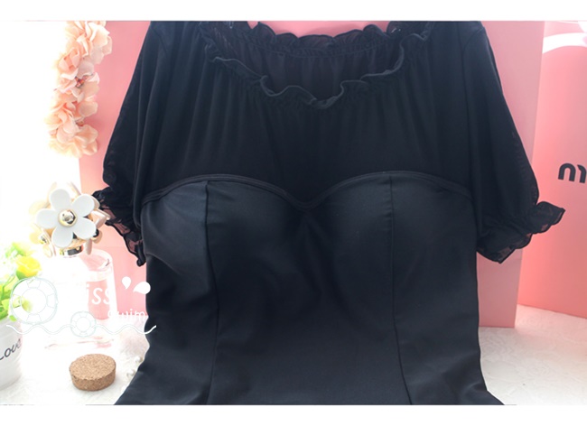 **พร้อมส่ง**บิกินี่ชุดว่ายน้ำวันพีซ one-piece สีดำ แขนตุ้กตา เล่นดีเทล sexy เล็กๆ ซีทรูช่วงเนินอกและแขน น่ารักไม่โป๊ สดใสรับลมทะเลสวยเหมือนแบบค่ะ