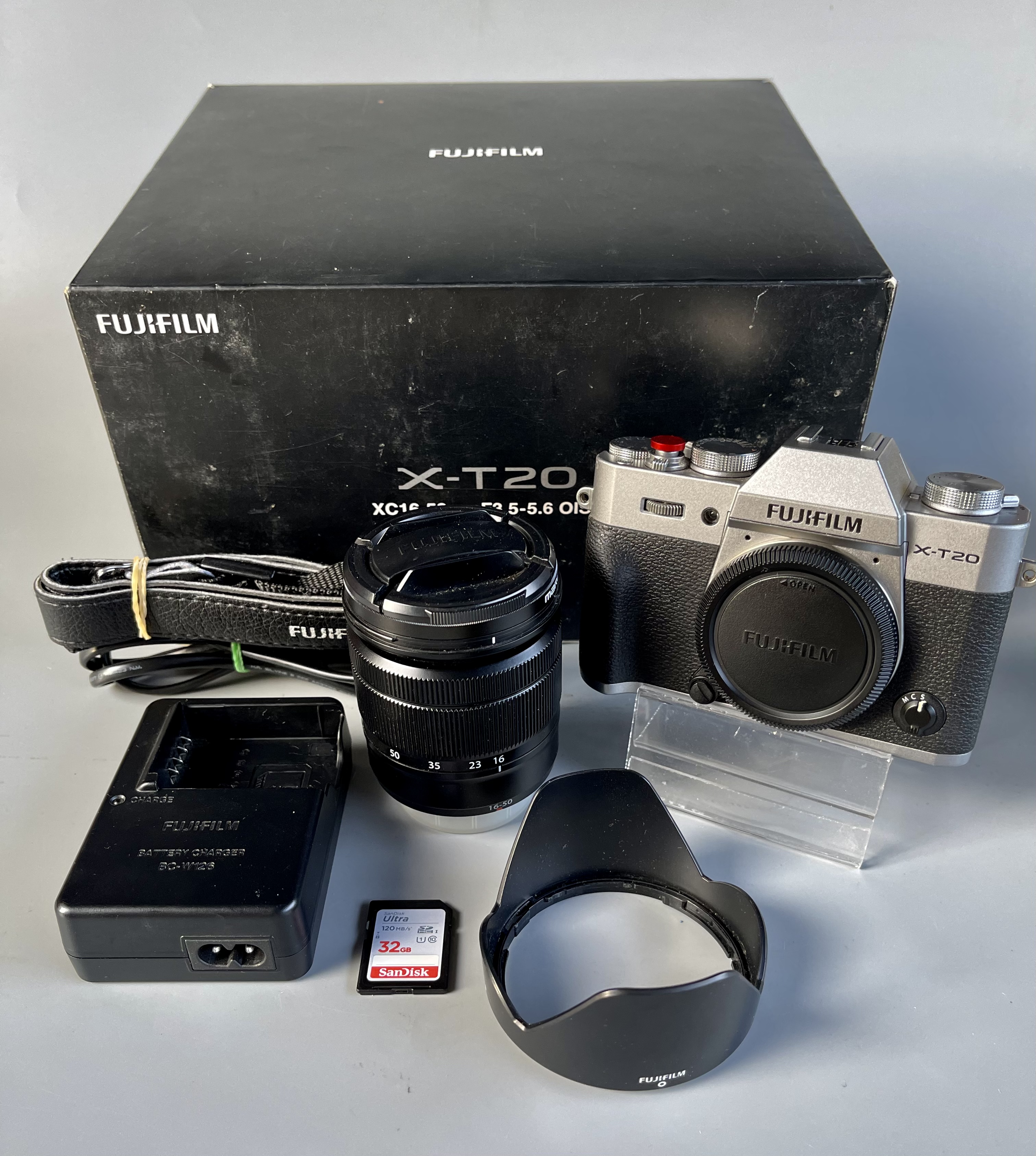 ขายกล้อง Fujifilm XT20 เลนส์Fuji XC 16 55 F3.5-5.6 OIS II