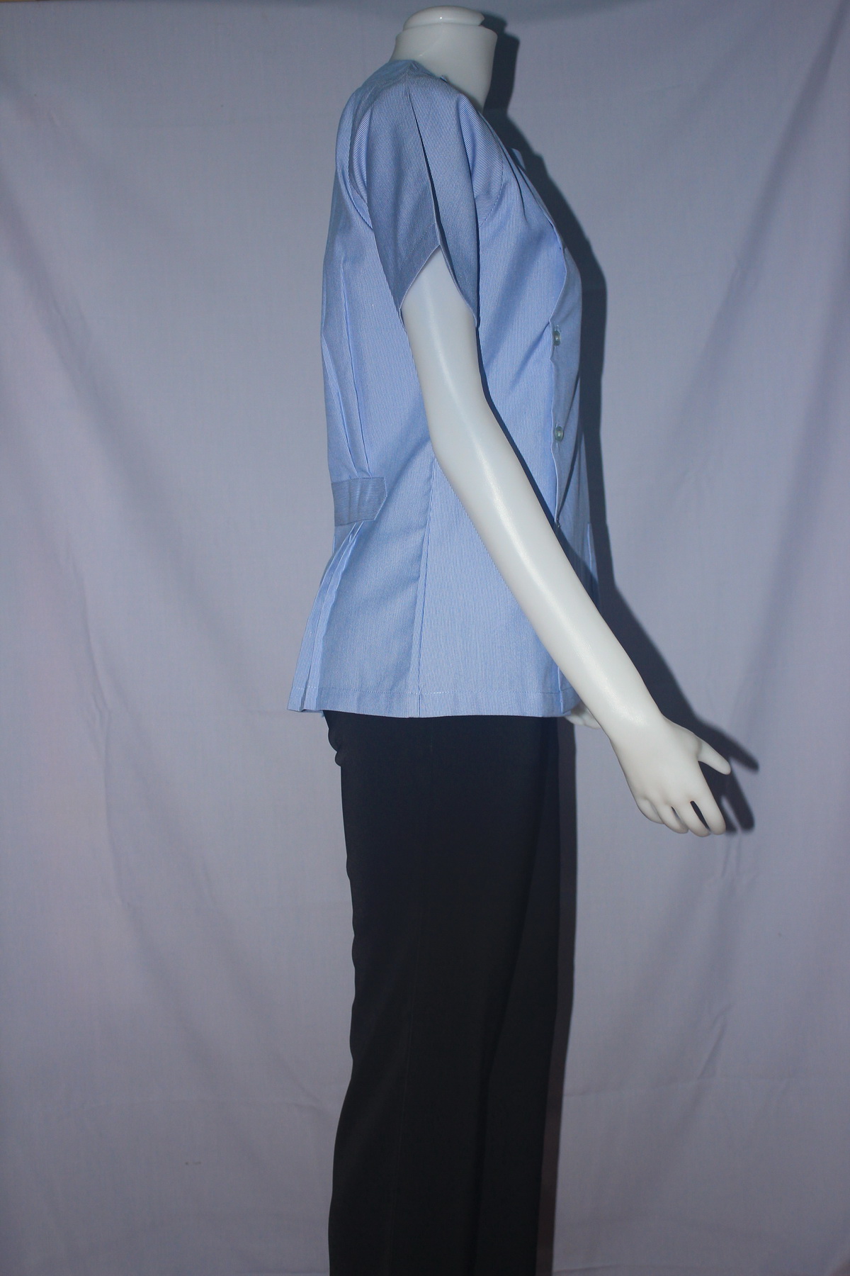 เสื้อริ้วฟ้าขาว คอกลม ปักกระทรวงสาธารณสุข ผู้หญิง