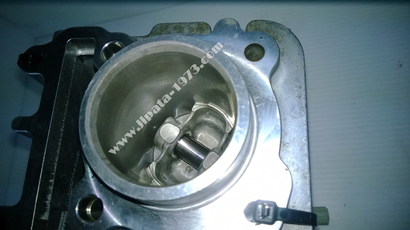 ชุดเสื้อสูบและฝาสูบทั้งชุด Yamaha Filano และ Yamaha Fiore มือ 2