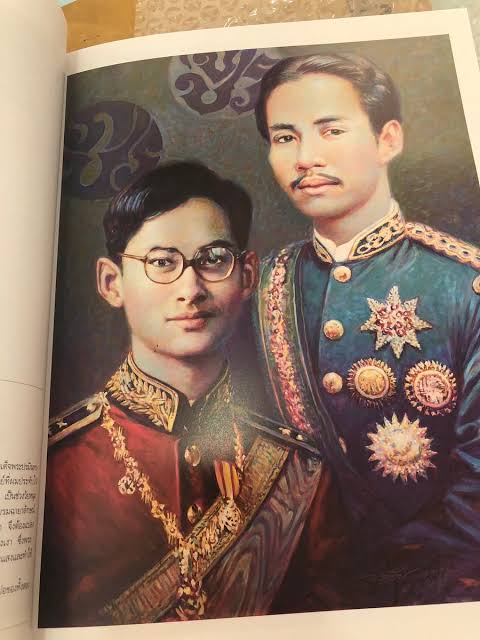 เก็บเก่า หนังสือปกแข็ง ตุลามหาราช 2 ราชันสถิตนิจนิรันดร์ รัชกาลที่ 5 รัชกาลที่ 9