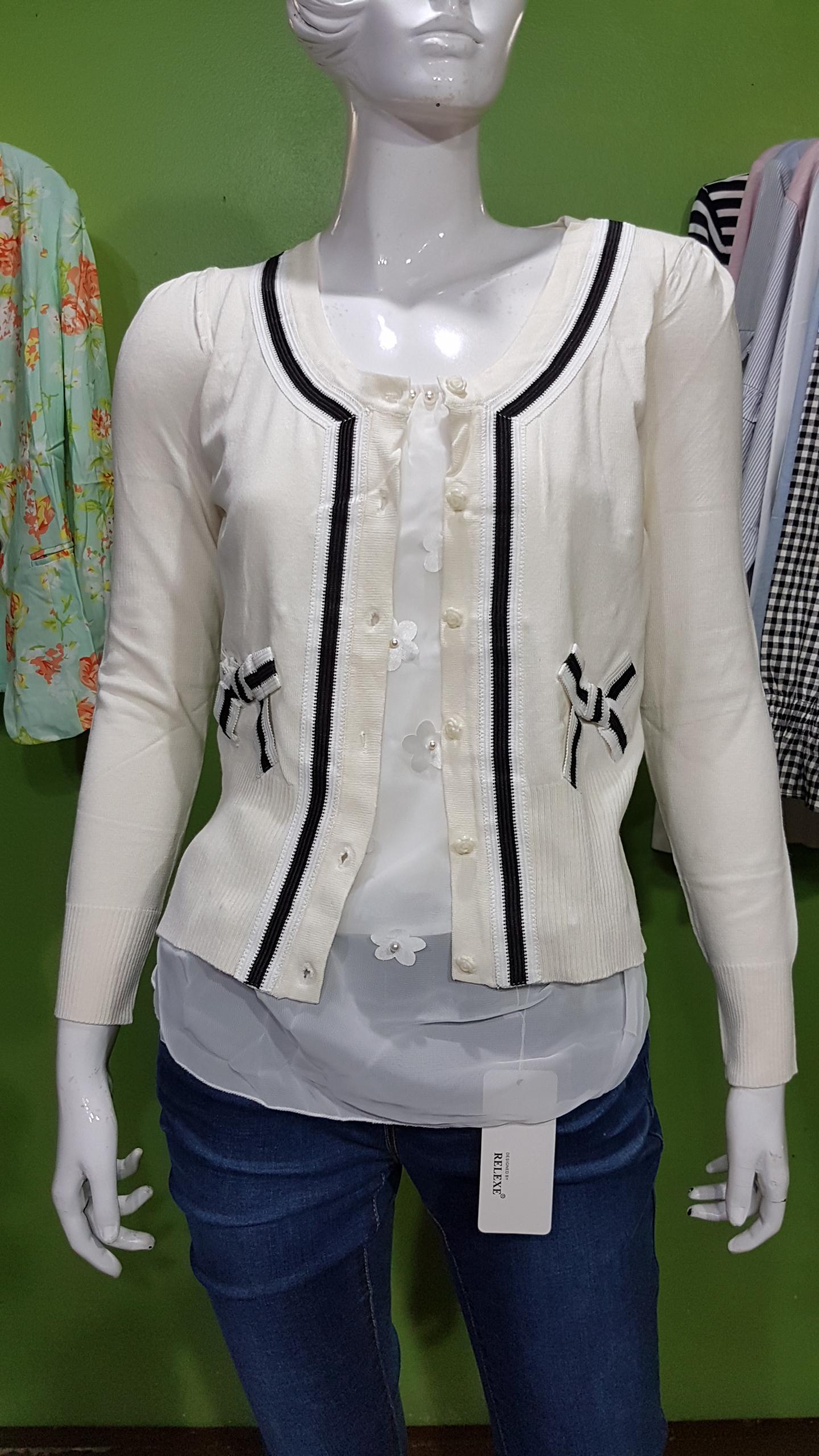 เสื้อไหมพรม Pretty girl 2 ชิ้นติดกันด้านในเป็นชีฟอง ค่ะ ขนาดฟรีไซด์ อก 34-38" สินค้าพร้อมส่ง สีขาว ค่ะ