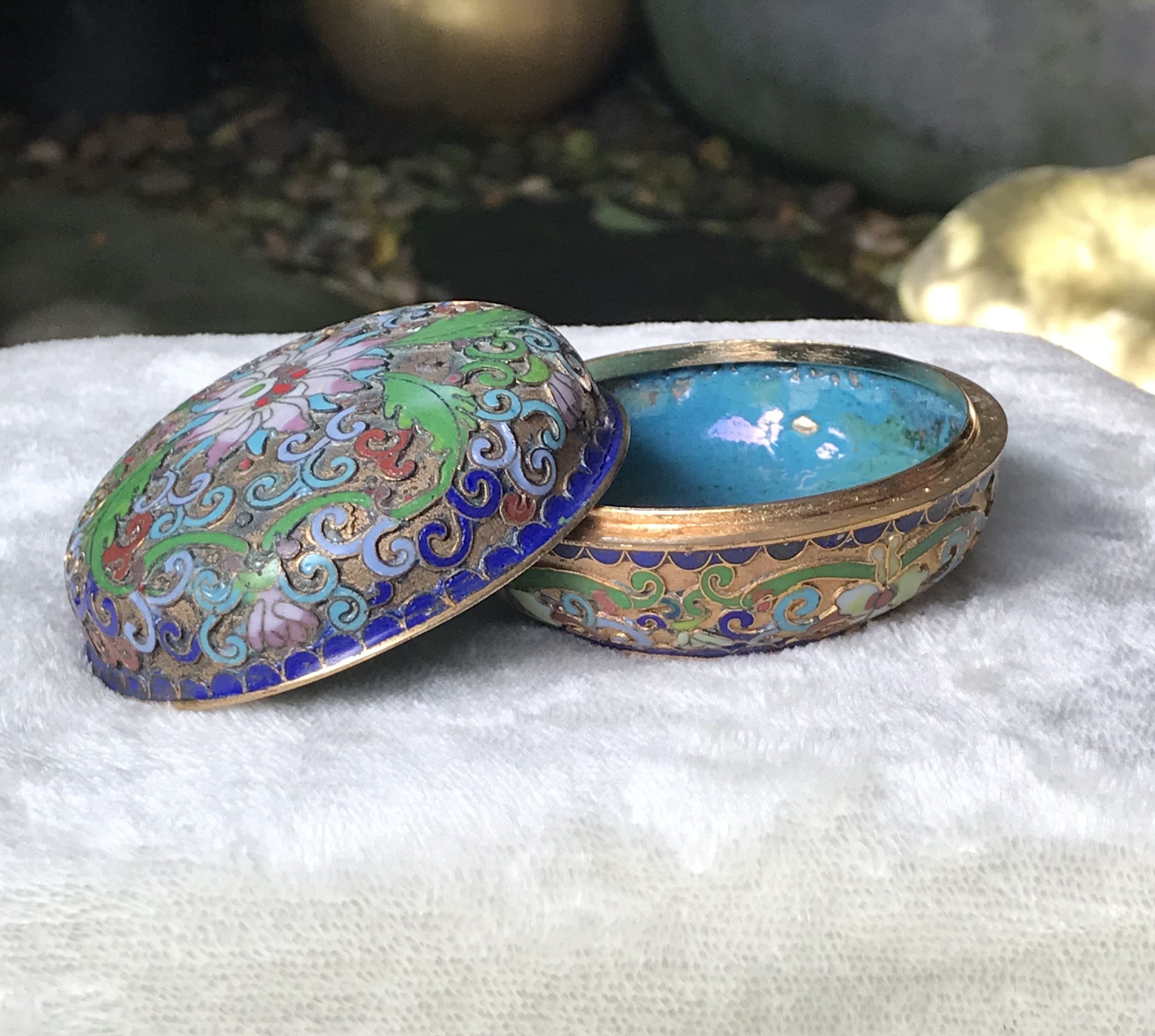 งานเก่า ตลับทองเหลืองถมปัด งานถมปัดโบราณสภาพสวยหายาก