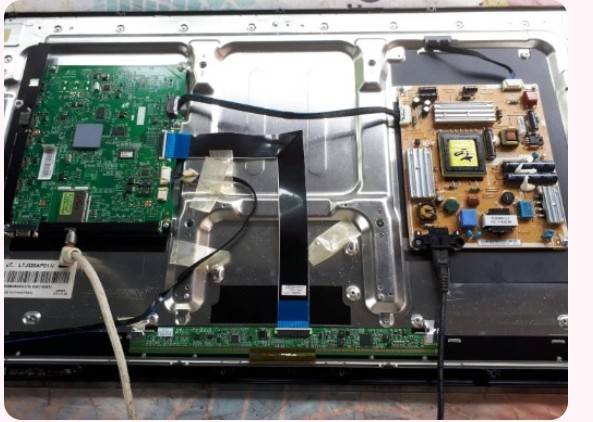 SAMSUNG : UA32D4000N V.HQ05