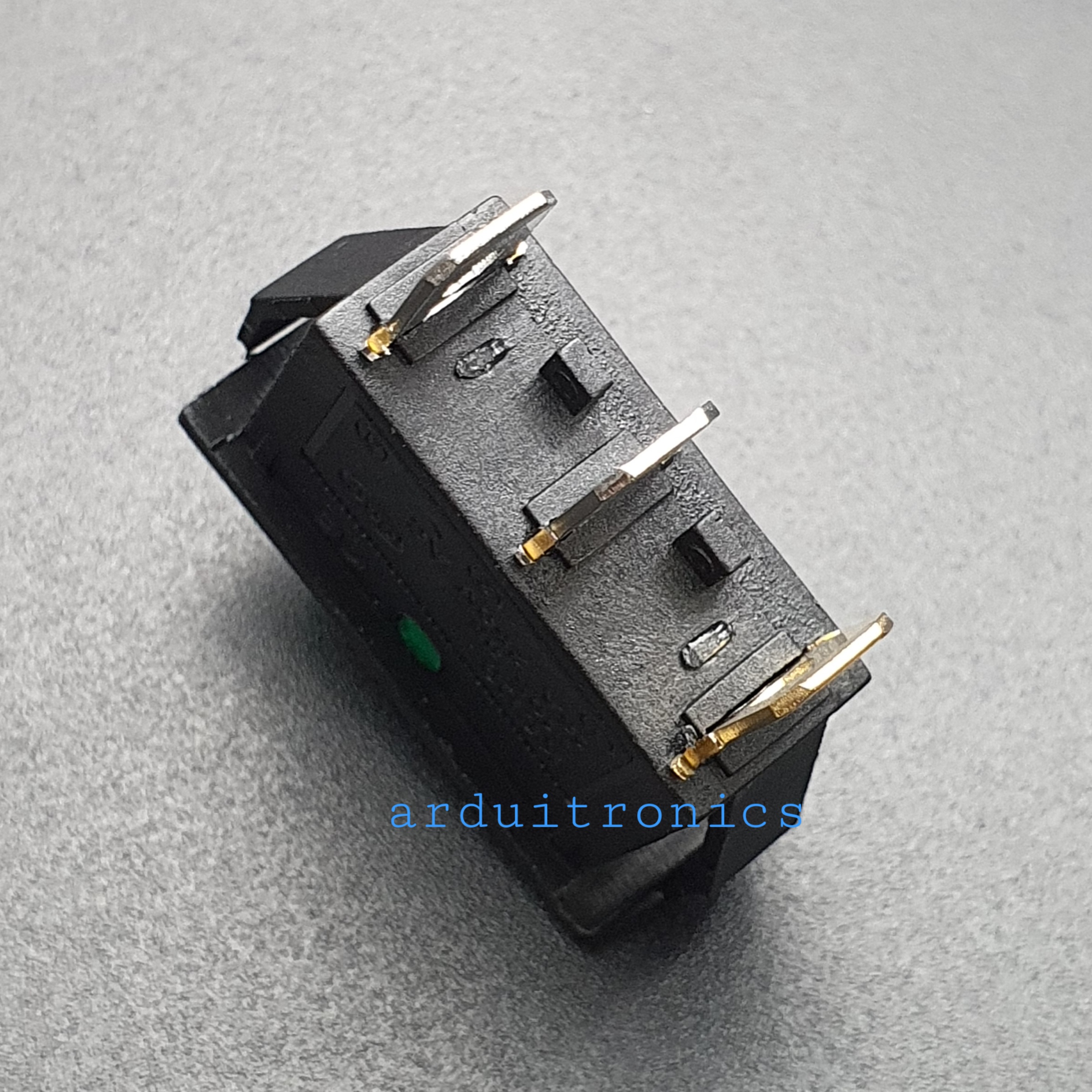 สวิตช์ไฟเปิด/ปิด KCD3-101N 15A 250VAC (3 ขา สีเขียว)