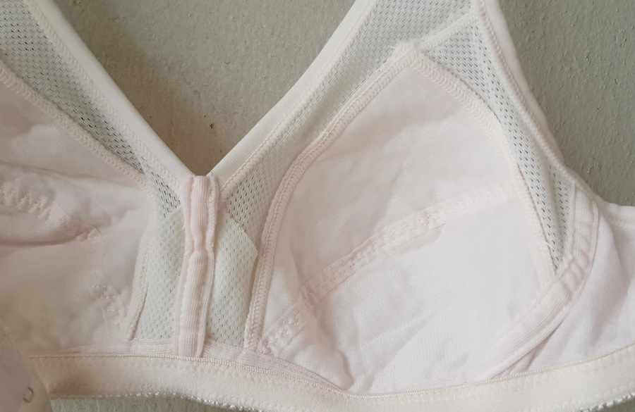 เสื้อชั้นในสตรีไทรอัมพ์