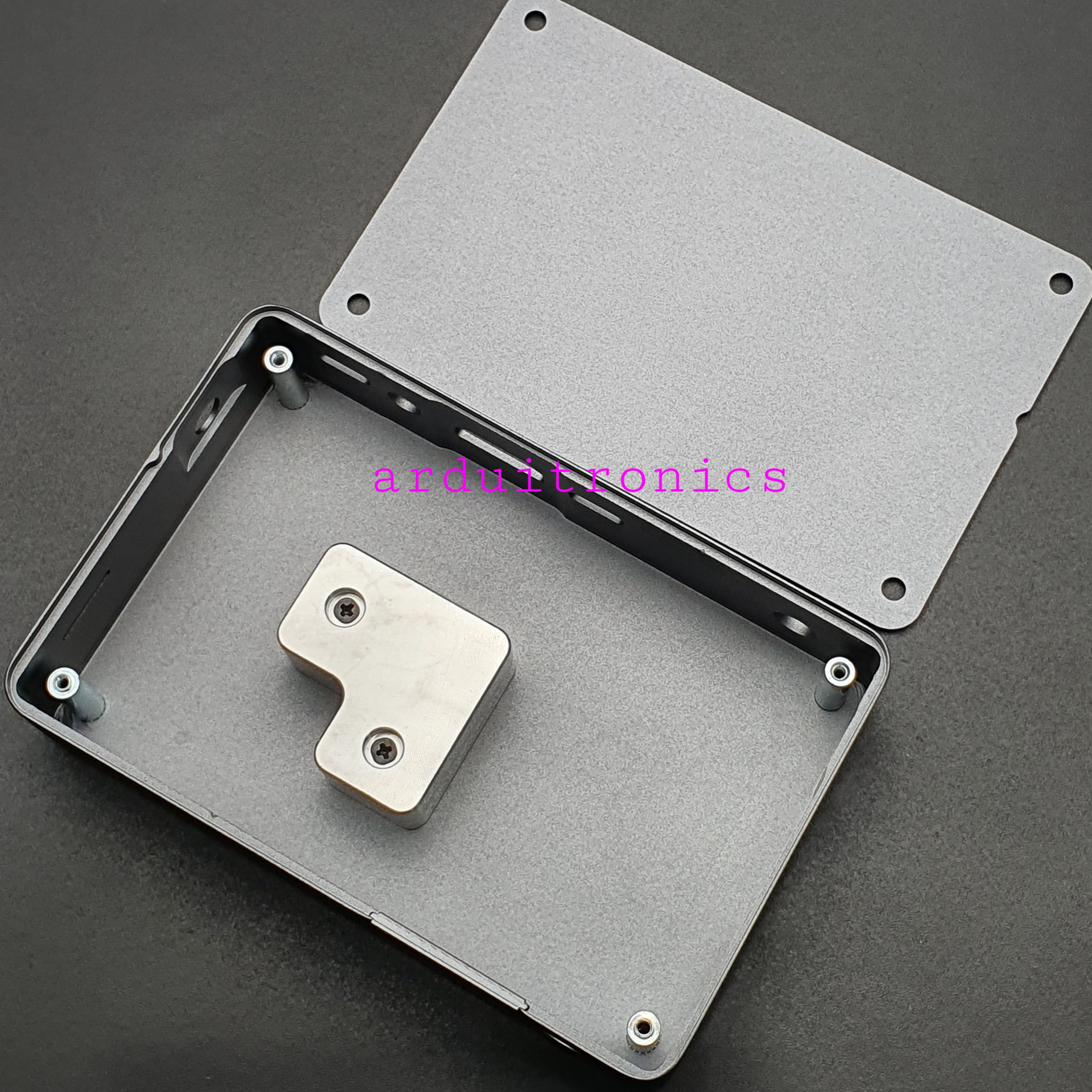 กล่องโลหะพิเศษ สำหรับ Orange Pi 5 / 5B Development Board กล่องโลหะพิเศษ พร้อมเสาอากาศ