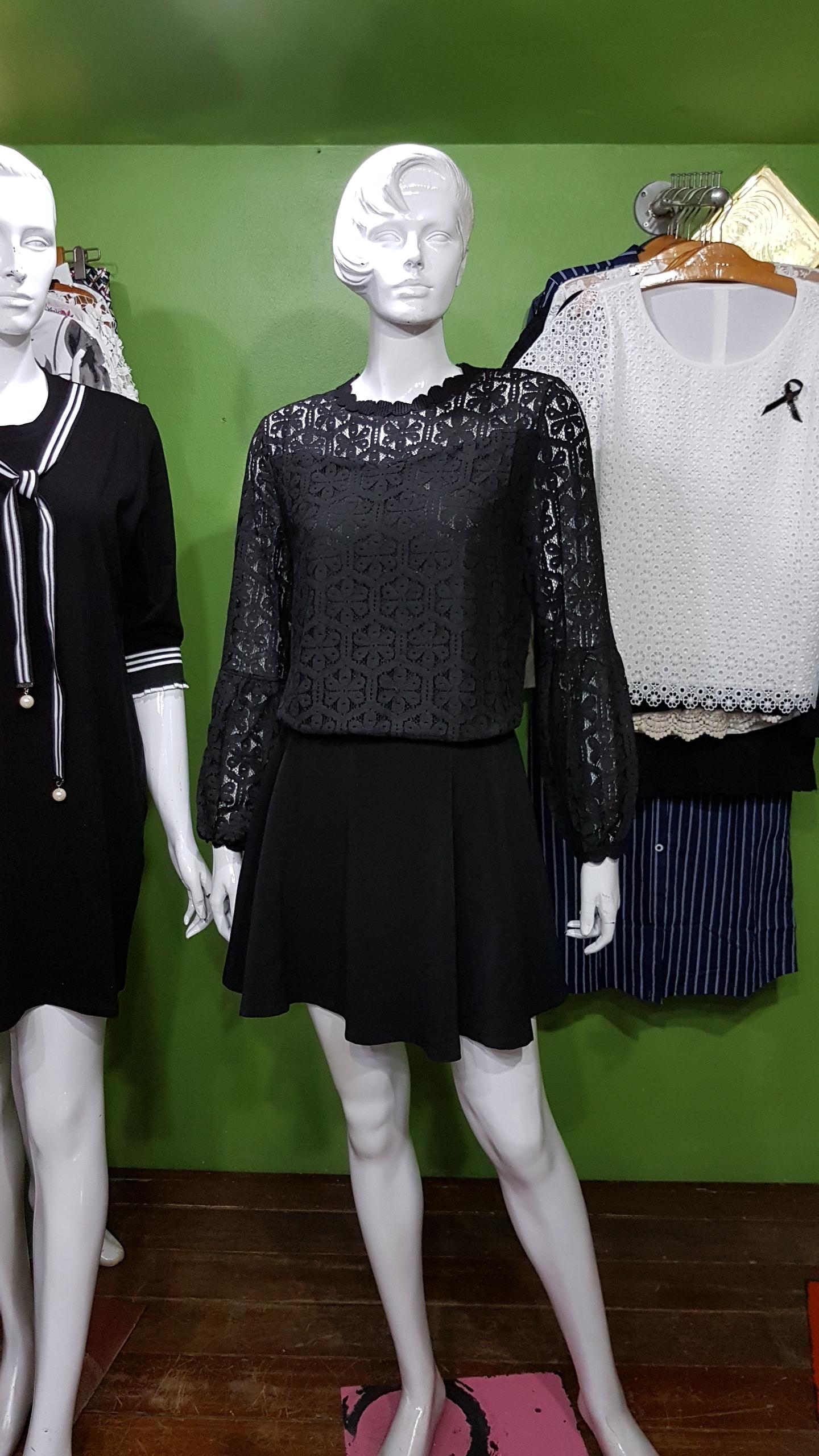 เสื้อลูกไม้แขนยาวสีดำ SO GOOD มีซับใน ( ผ้าไม่ยืดค่ะ ) ค่ะ